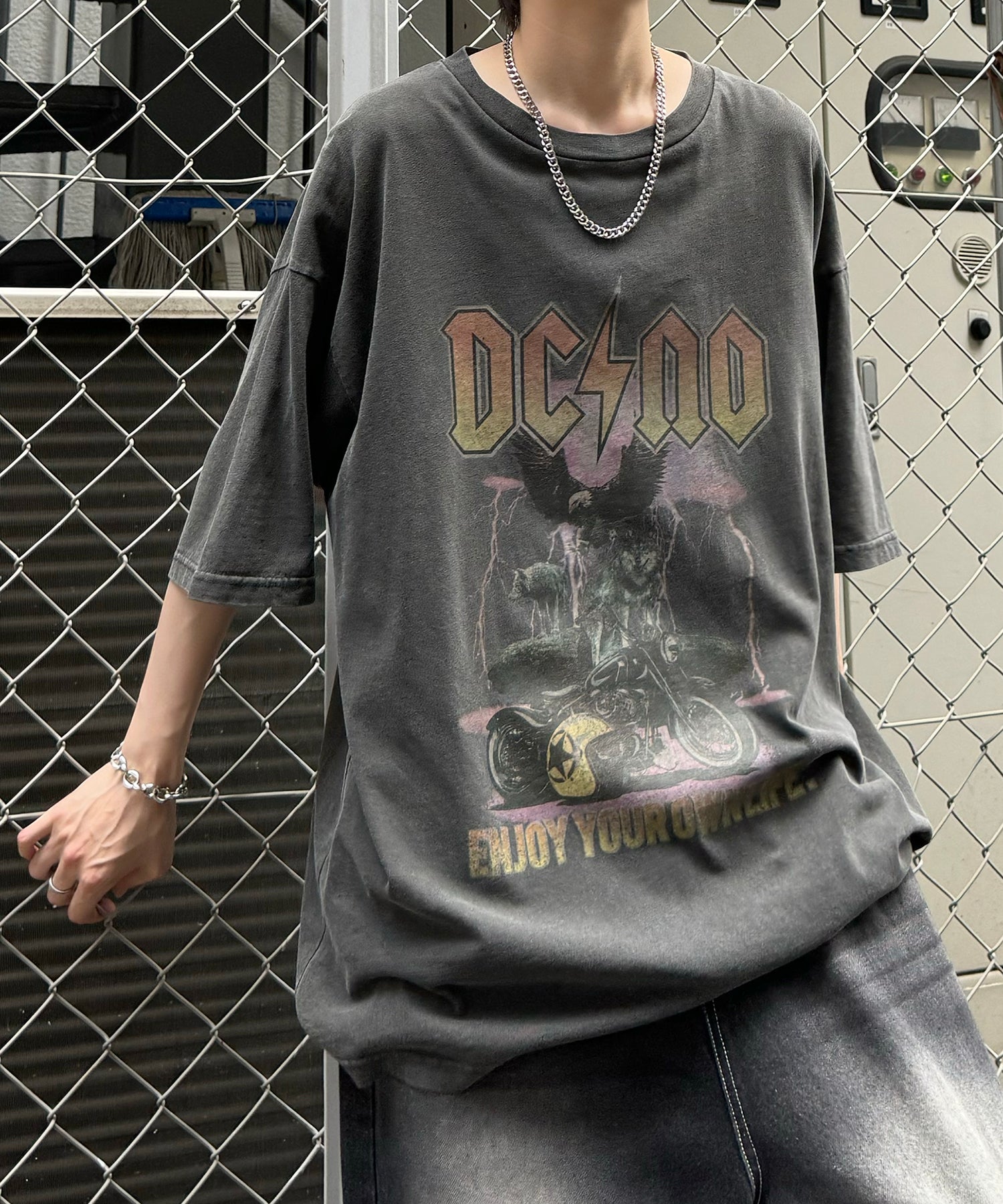 ヴィンテージライク ロックプリント レトロ ピグメント加工 ビッグシルエット半袖バンドTシャツ