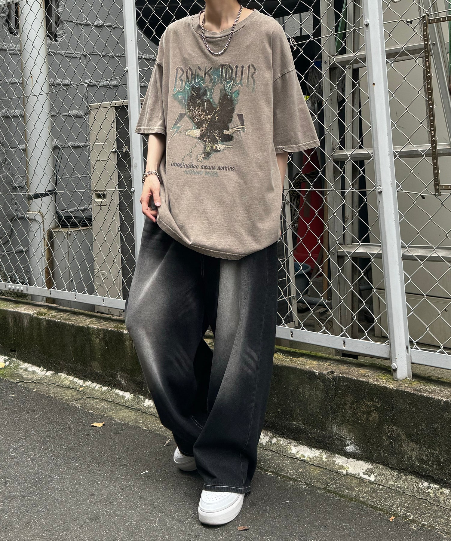 ヴィンテージライク ロックプリント レトロ ピグメント加工 ビッグシルエット半袖バンドTシャツ