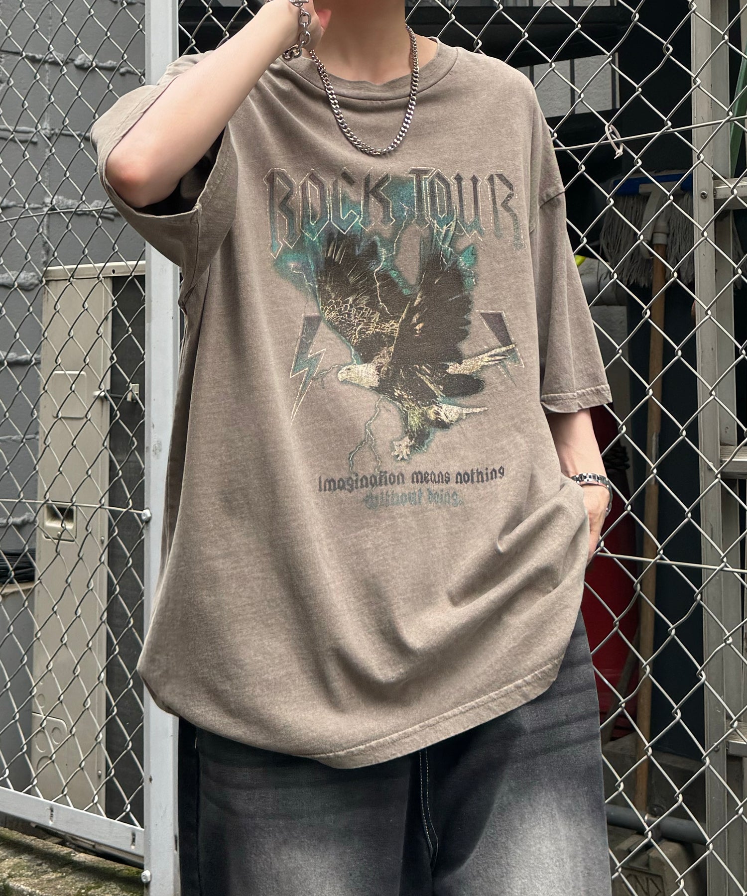 ヴィンテージライク ロックプリント レトロ ピグメント加工 ビッグシルエット半袖バンドTシャツ