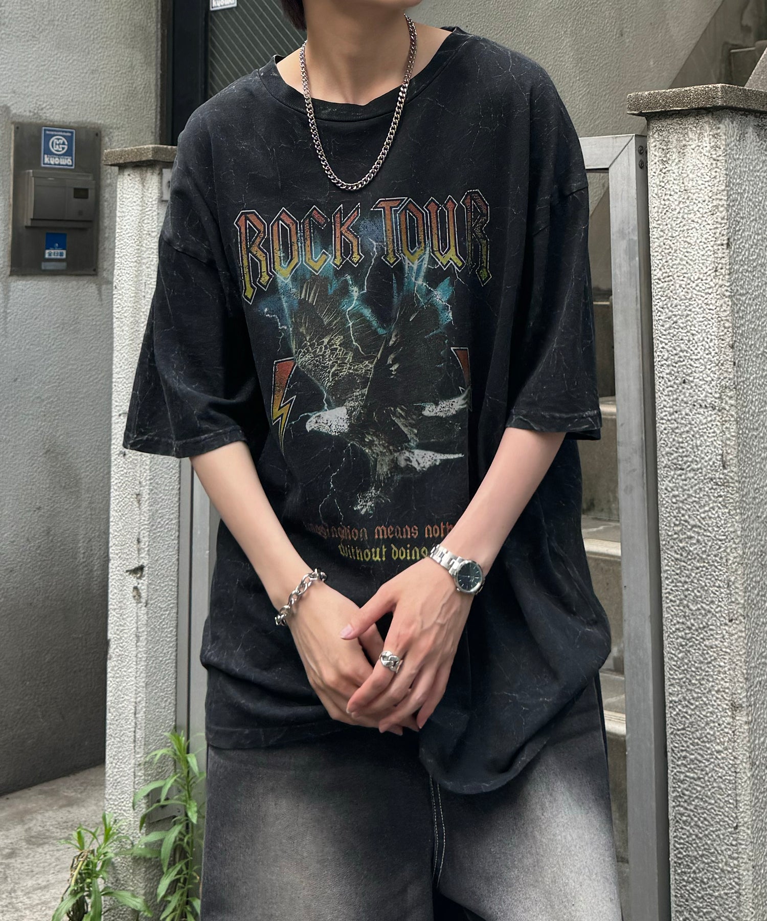 ヴィンテージライク ロックプリント レトロ ピグメント加工 ビッグシルエット半袖バンドTシャツ