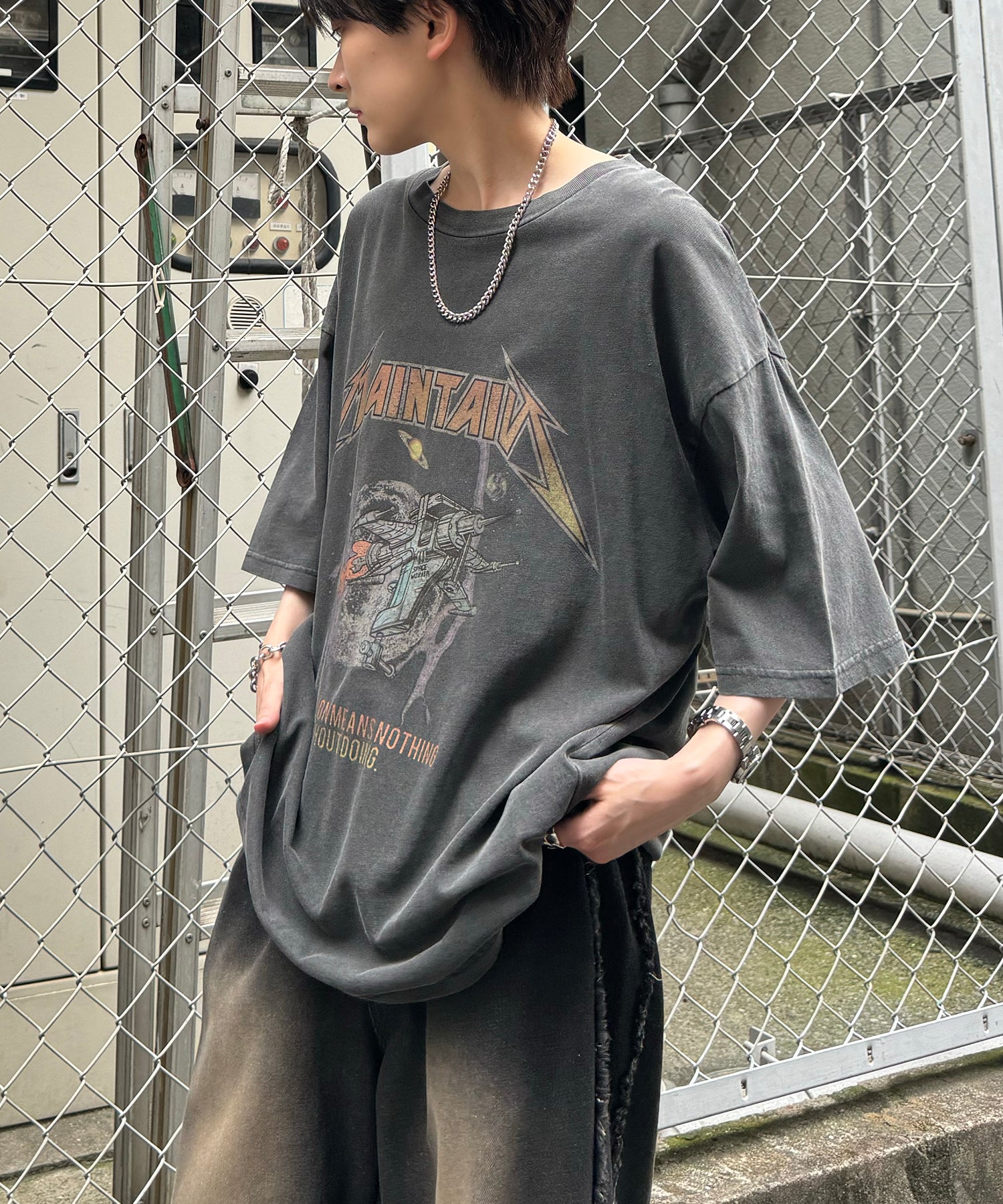 ヴィンテージライク ロックプリント レトロ ピグメント加工 ビッグシルエット半袖バンドTシャツ