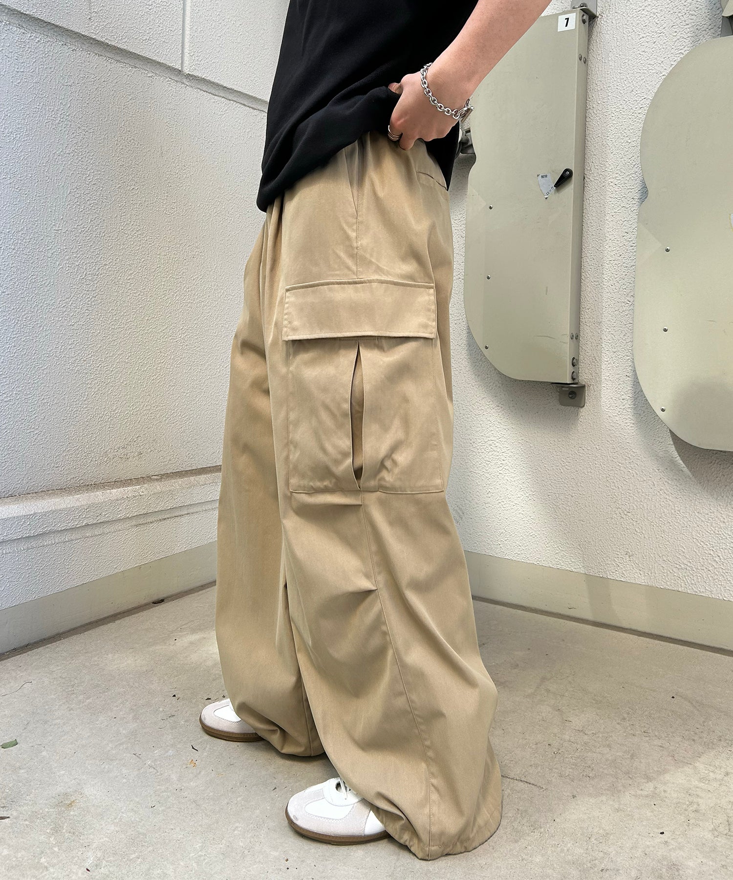 25SS【新色追加】セットアップ対応 ミリタリーワイドカーゴパンツ オーバーサイズ  サイドポケット 裾ドローコード パラシュートパンツ