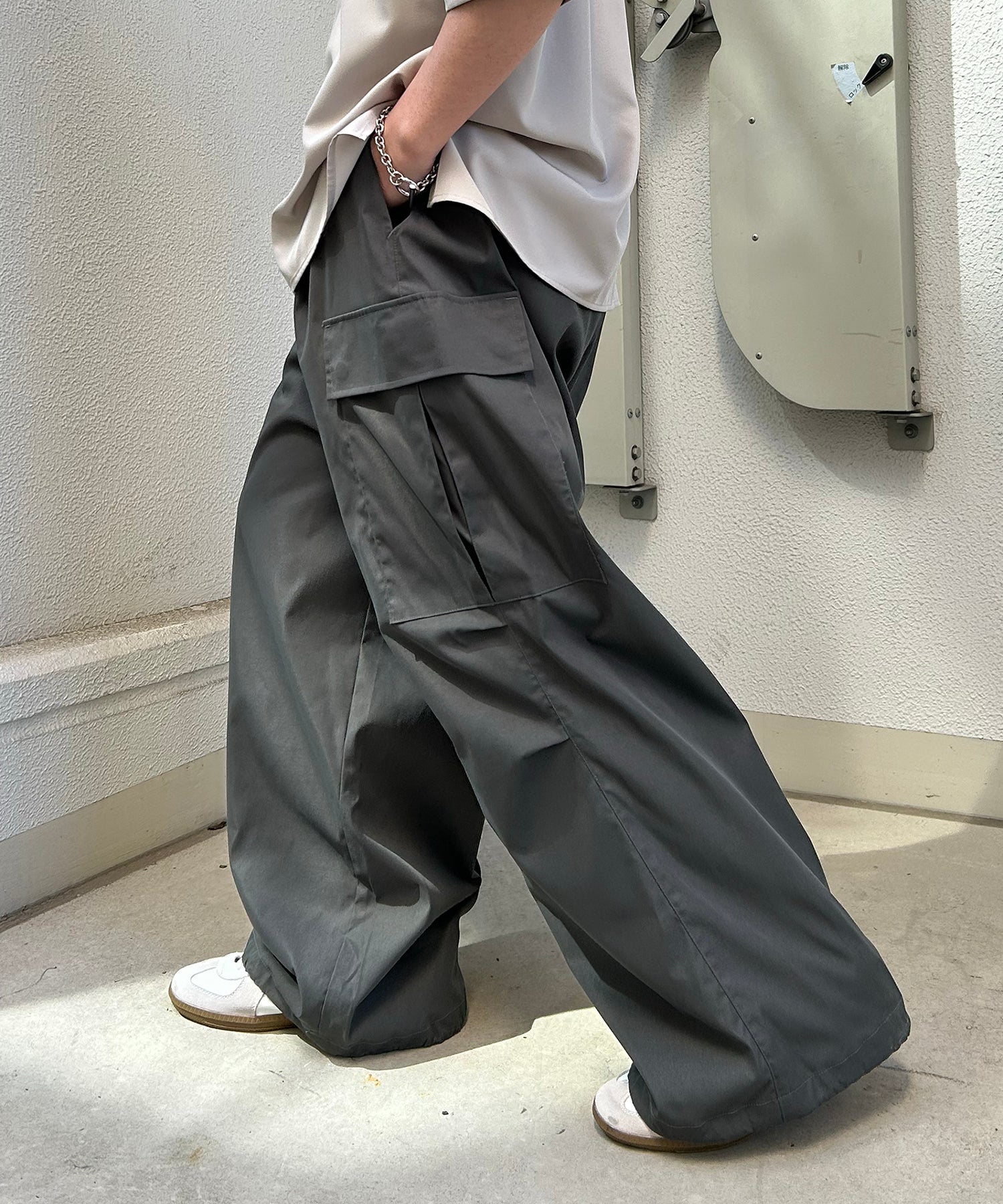 25SS【新色追加】セットアップ対応 ミリタリーワイドカーゴパンツ オーバーサイズ  サイドポケット 裾ドローコード パラシュートパンツ