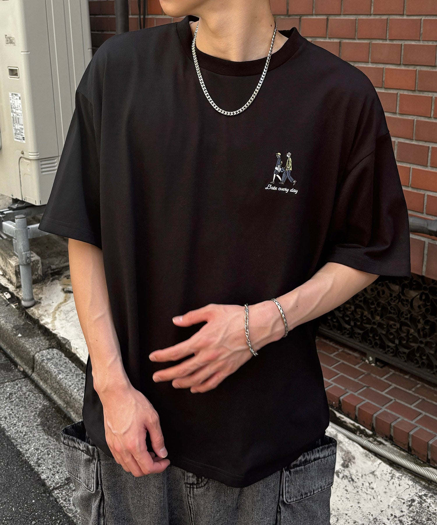 25SS 新柄追加 ワンポイント刺繍ロゴ ヒゲオジ / デイリーウォーキング ビッグシルエット半袖Tシャツ