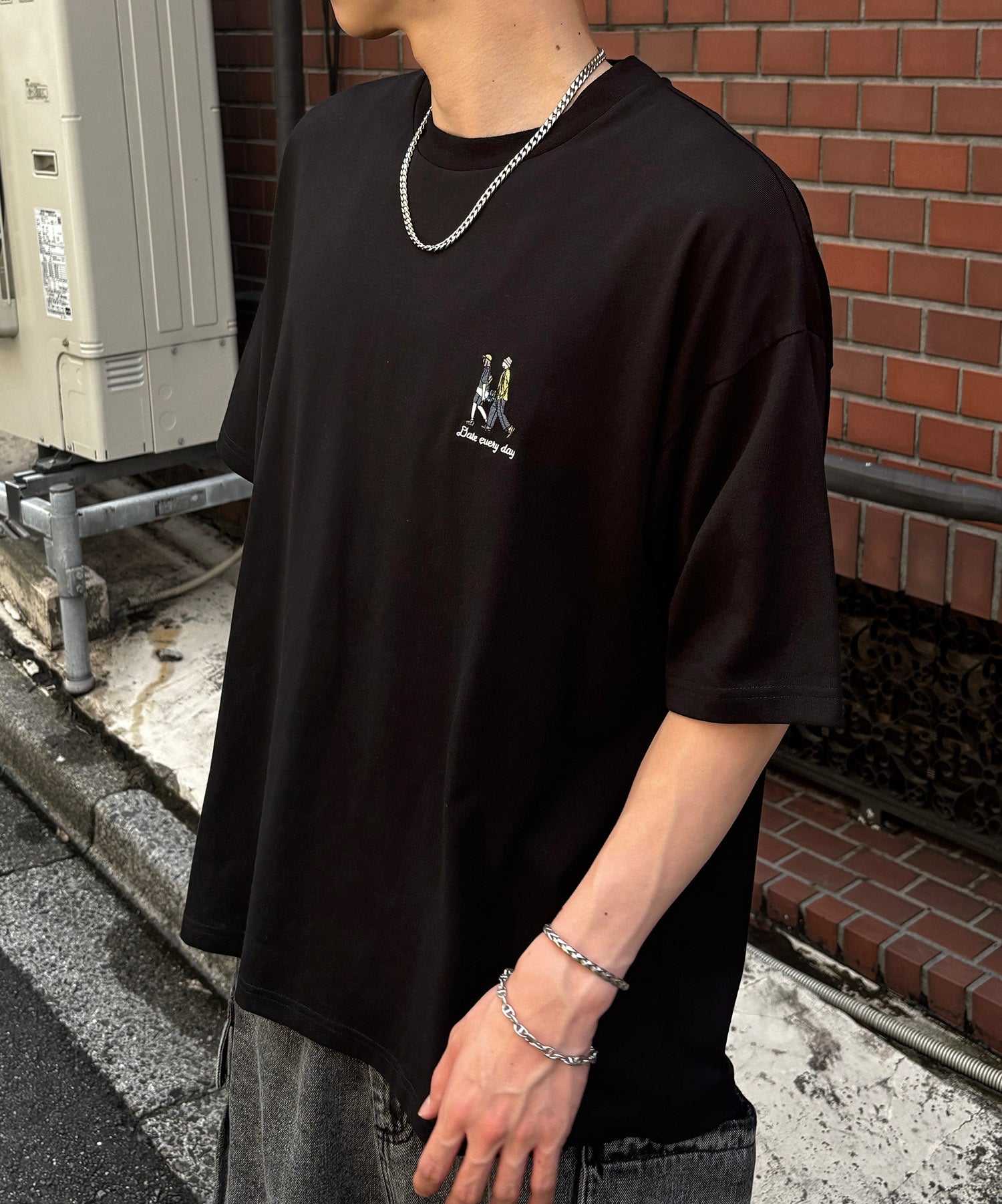 25SS 新柄追加 ワンポイント刺繍ロゴ ヒゲオジ / デイリーウォーキング ビッグシルエット半袖Tシャツ