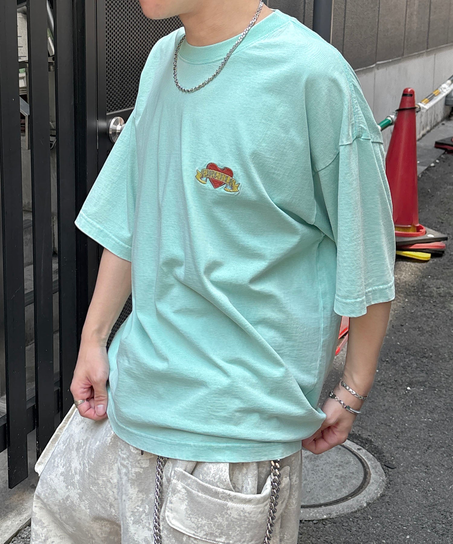 25SS【AIRWALK】ヴィンテージライク ハードグラフィック ボックスシルエット半袖Tシャツ
