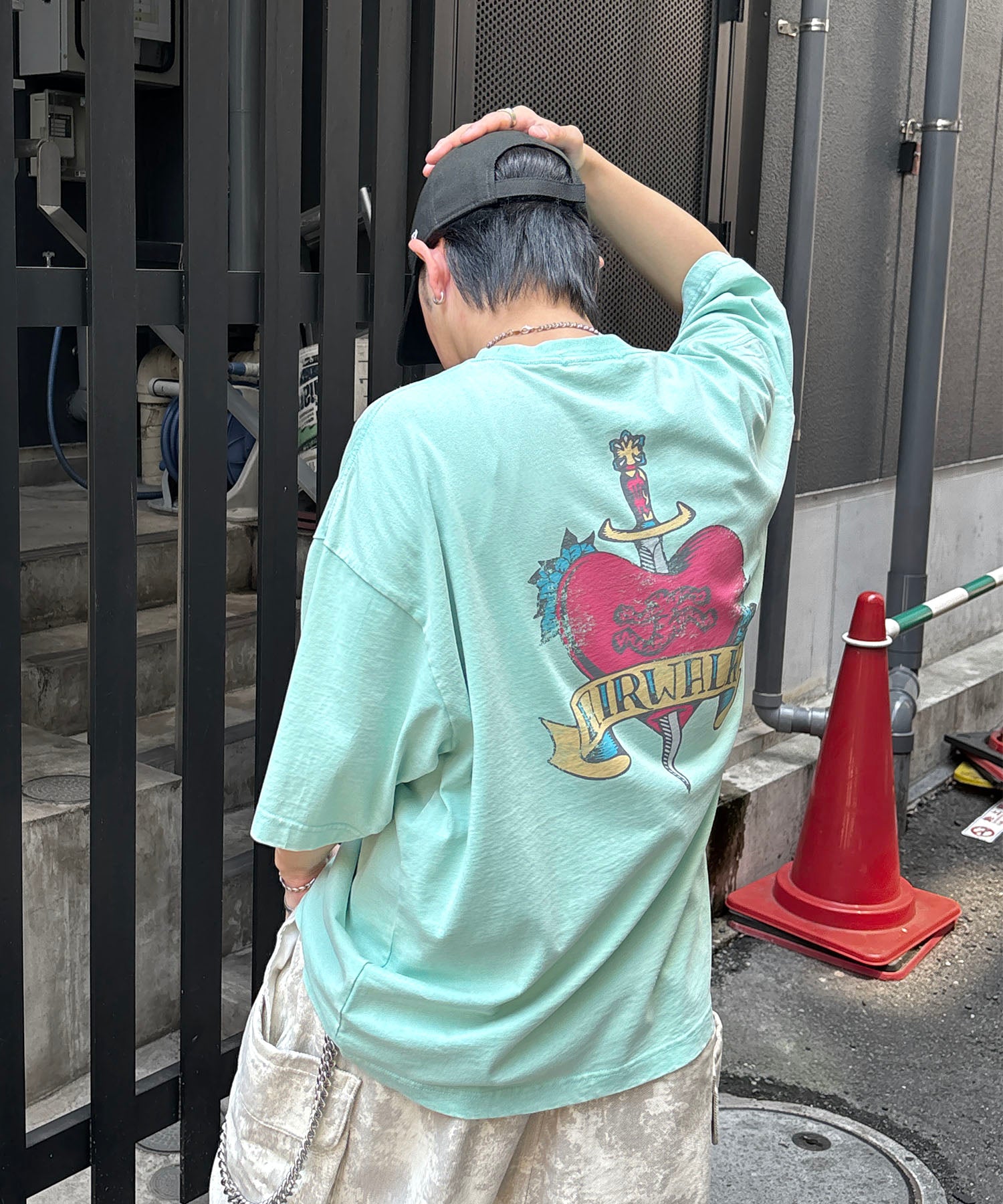 25SS【AIRWALK】ヴィンテージライク ハードグラフィック ボックスシルエット半袖Tシャツ