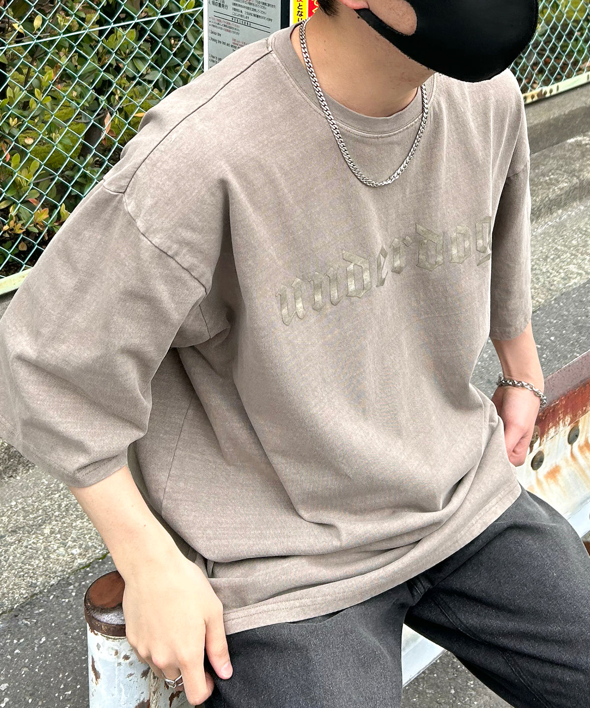 ヴィンテージライク ピグメント加工 アメカジ風 レトロプリント ロックTシャツ