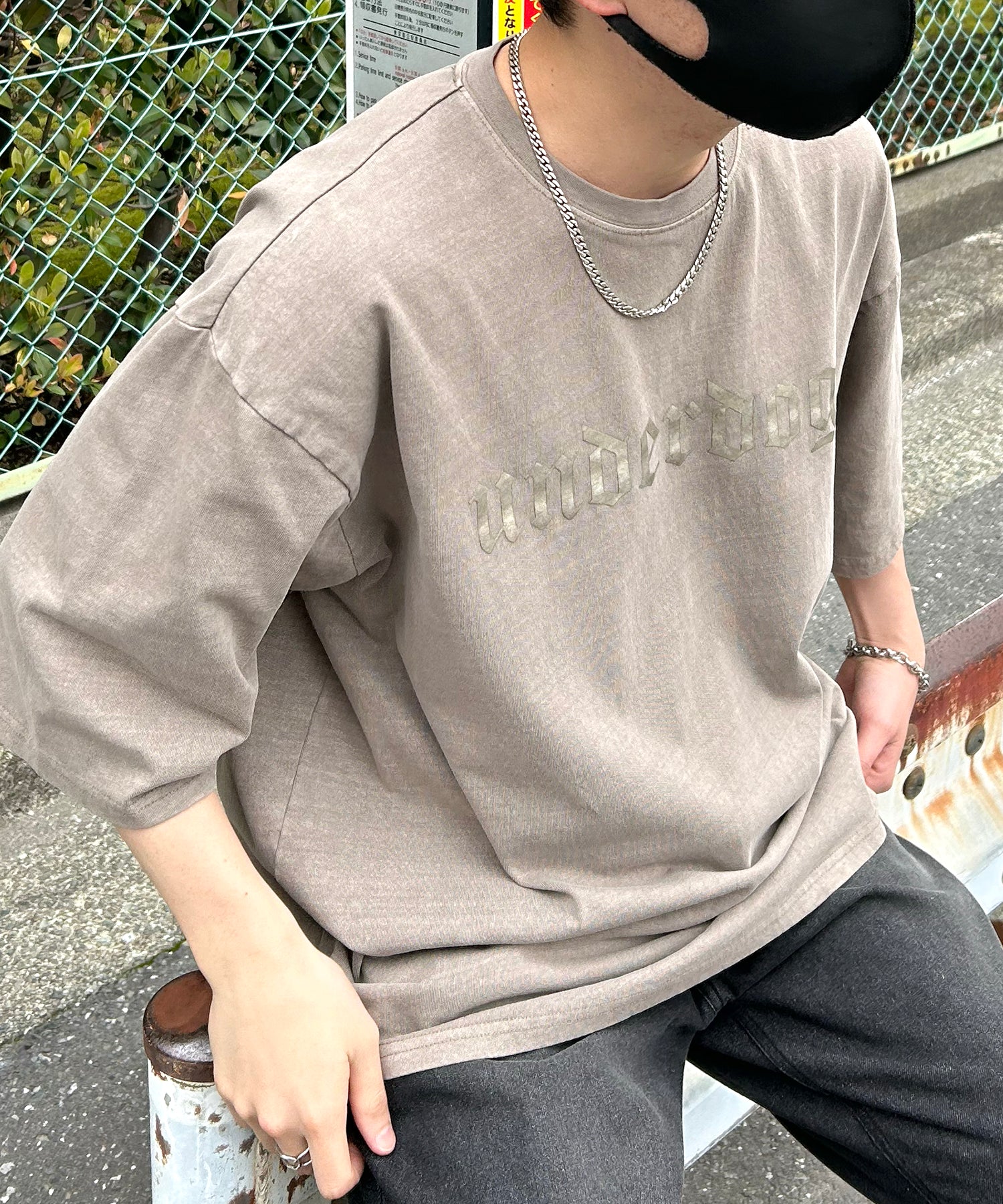 ヴィンテージライク ピグメント加工 アメカジ風 レトロプリント ロックTシャツ