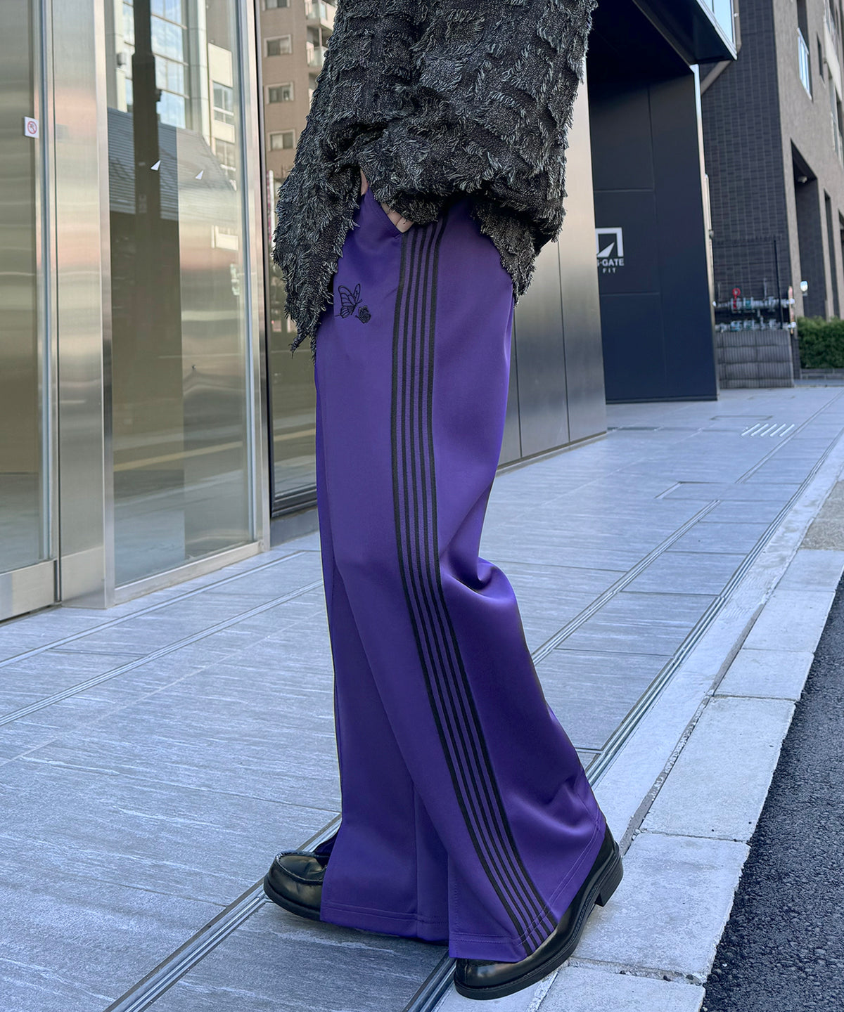 【セットアップ対応】"WEB限定" サイドライン ワンポイント刺繍 センタースリット ジャージパンツ