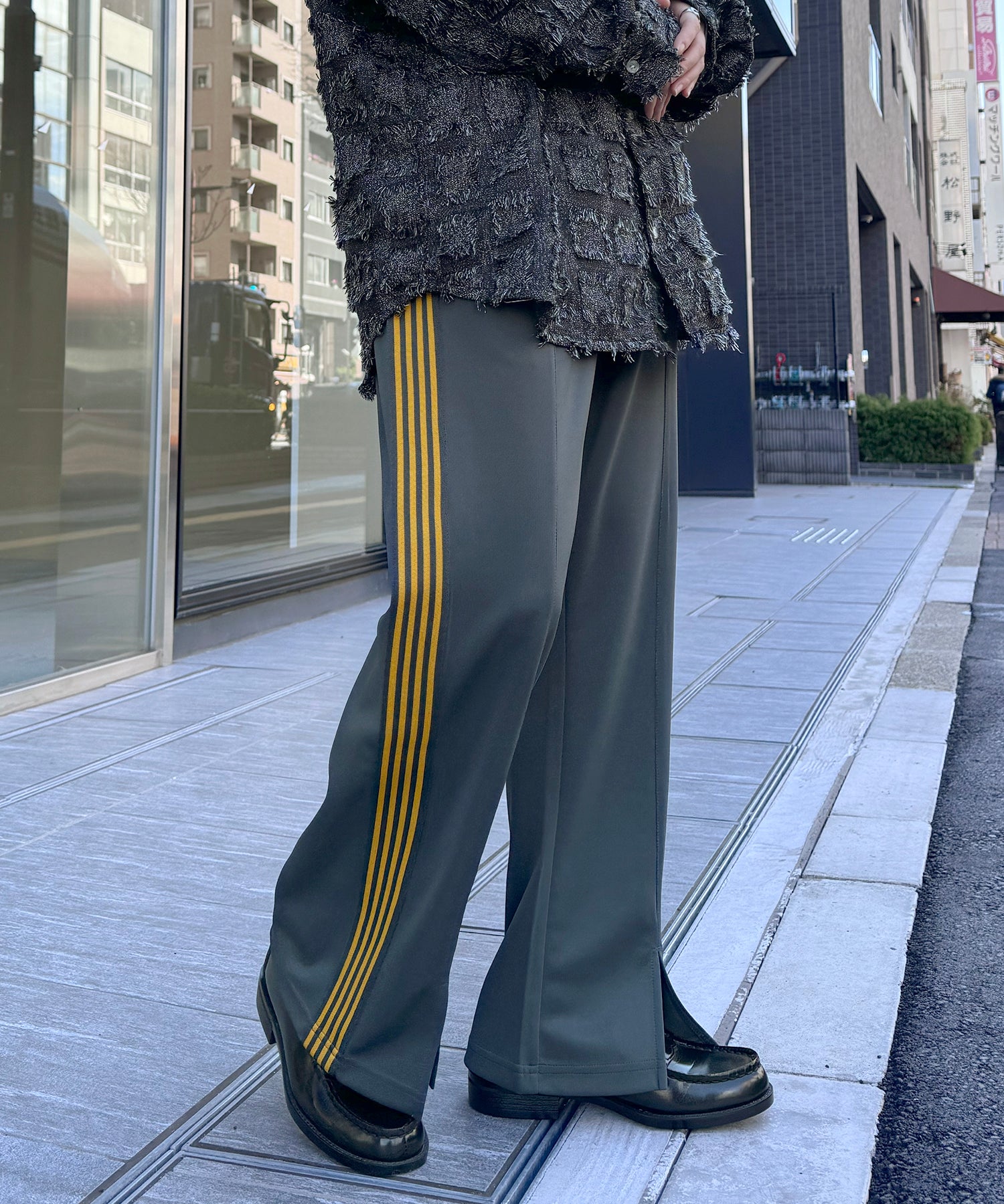 【セットアップ対応】"WEB限定" サイドライン ワンポイント刺繍 センタースリット ジャージパンツ