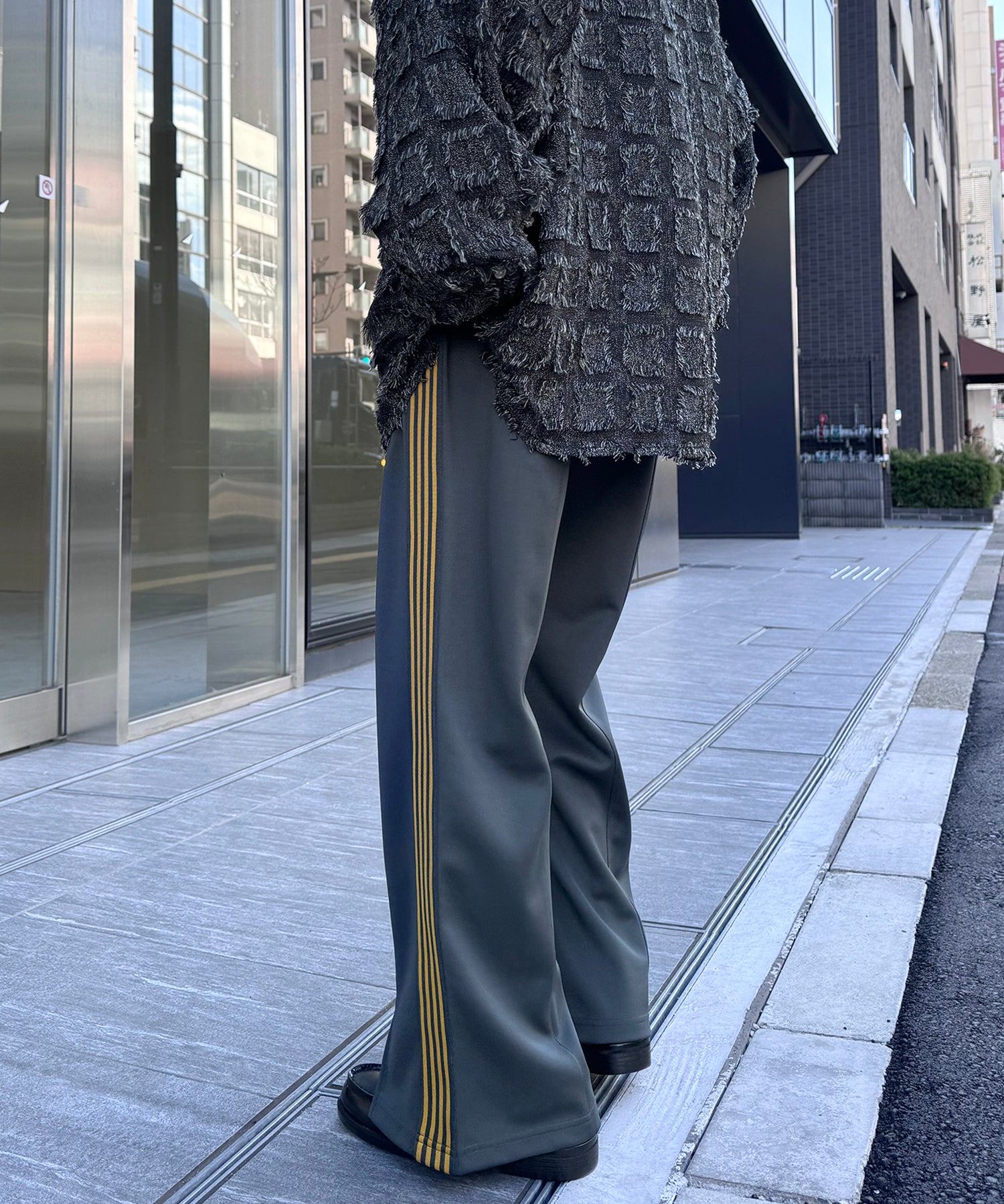 【セットアップ対応】"WEB限定" サイドライン ワンポイント刺繍 センタースリット ジャージパンツ