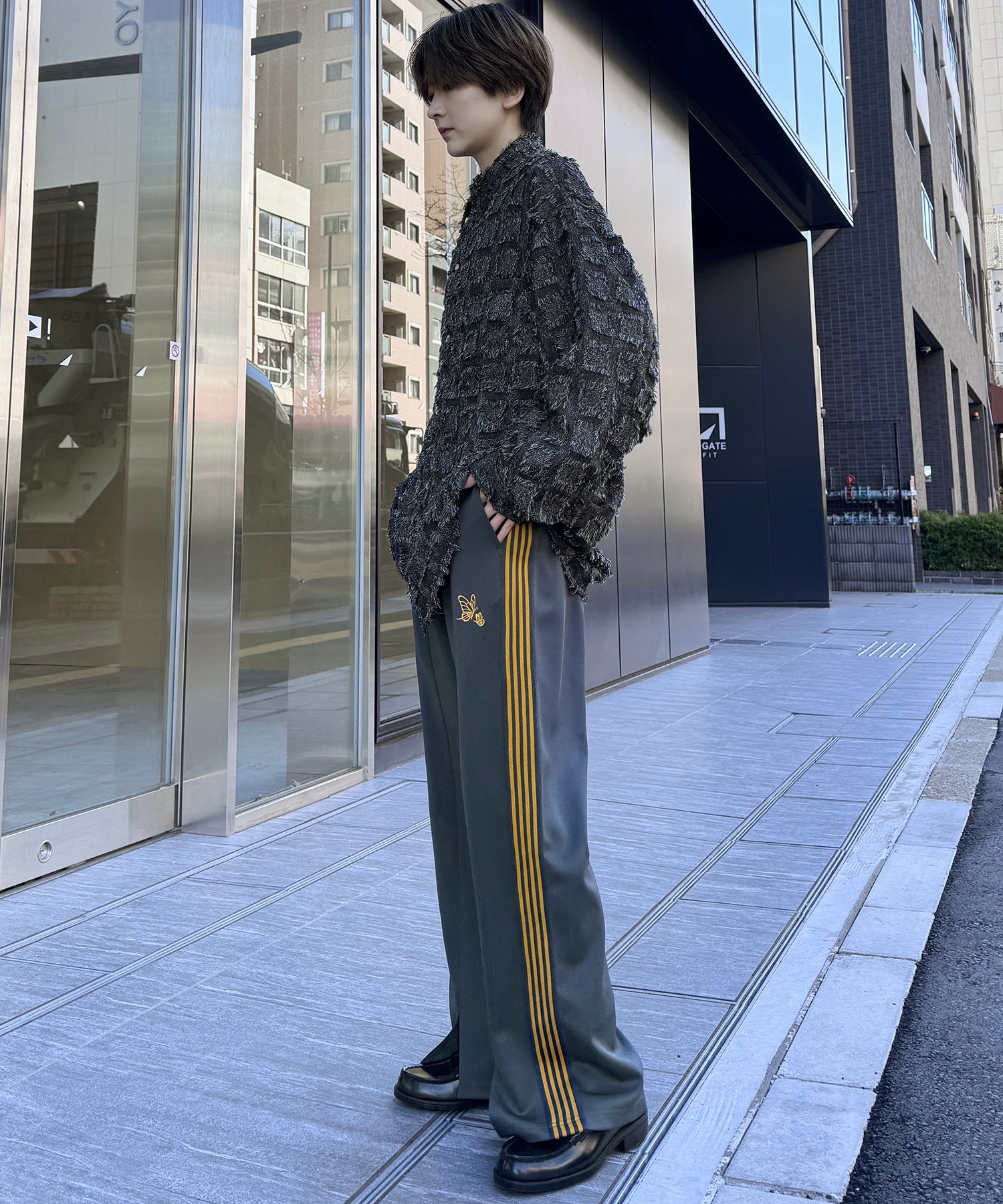 【セットアップ対応】"WEB限定" サイドライン ワンポイント刺繍 センタースリット ジャージパンツ