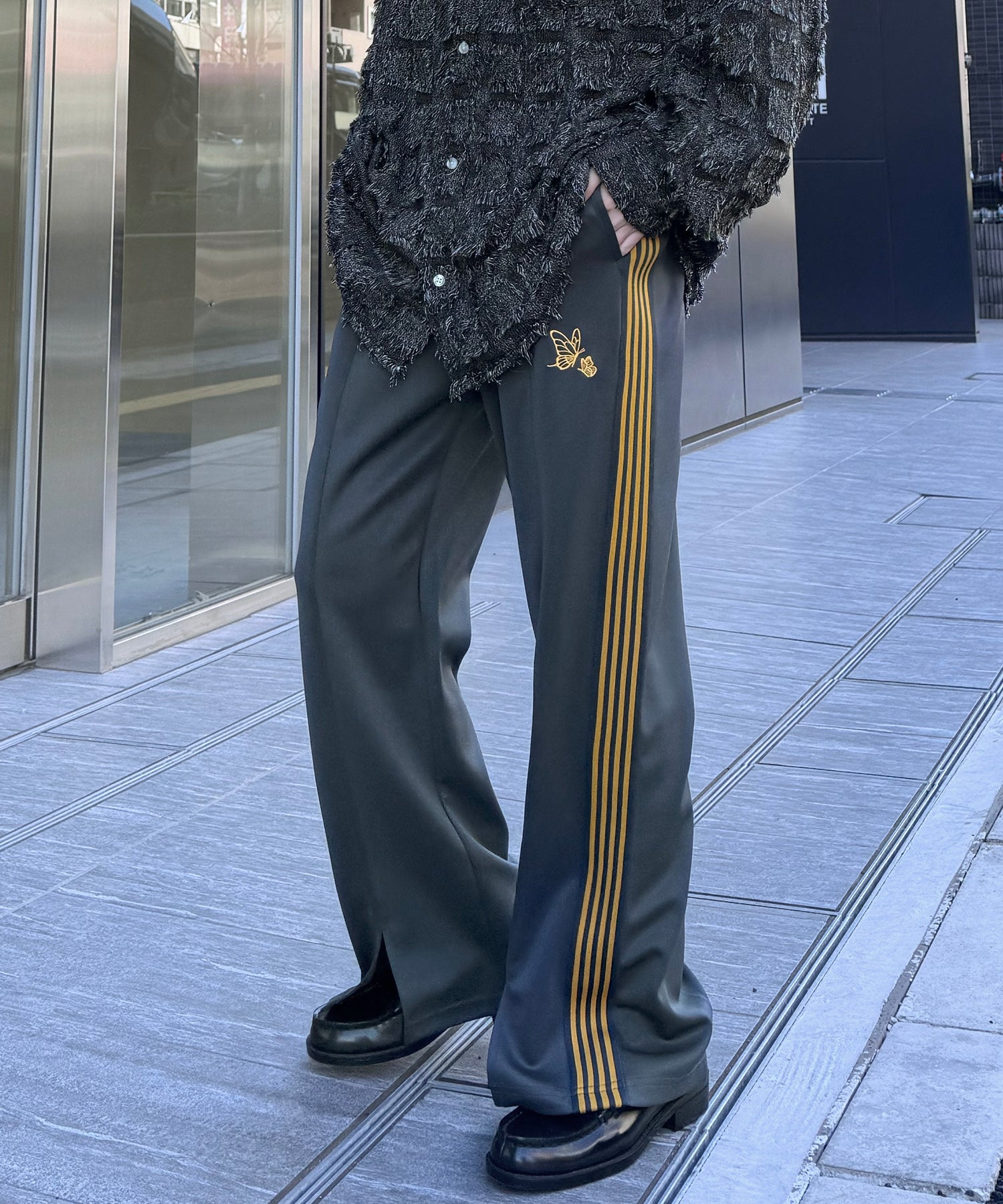 【セットアップ対応】"WEB限定" サイドライン ワンポイント刺繍 センタースリット ジャージパンツ