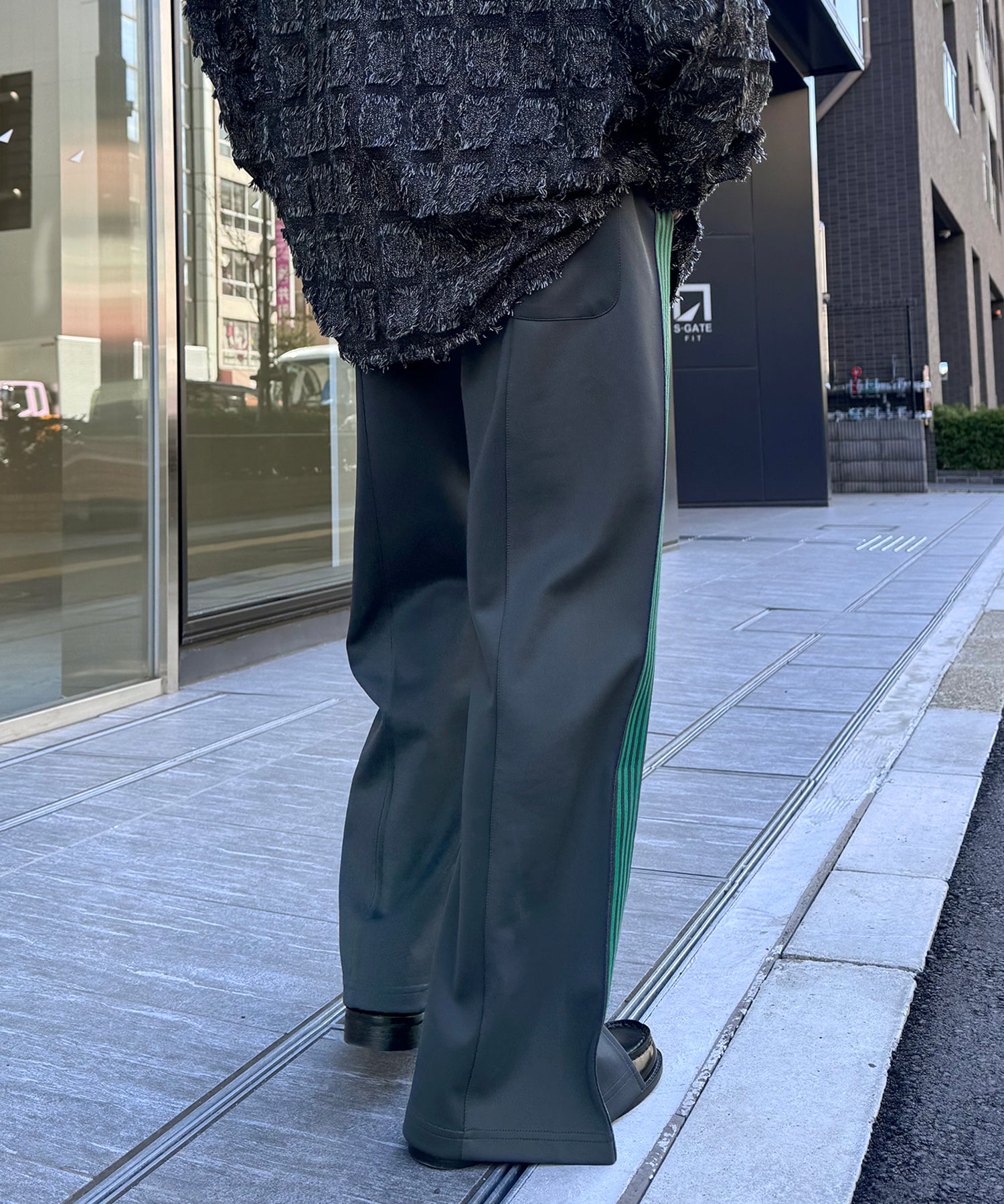 【セットアップ対応】"WEB限定" サイドライン ワンポイント刺繍 センタースリット ジャージパンツ