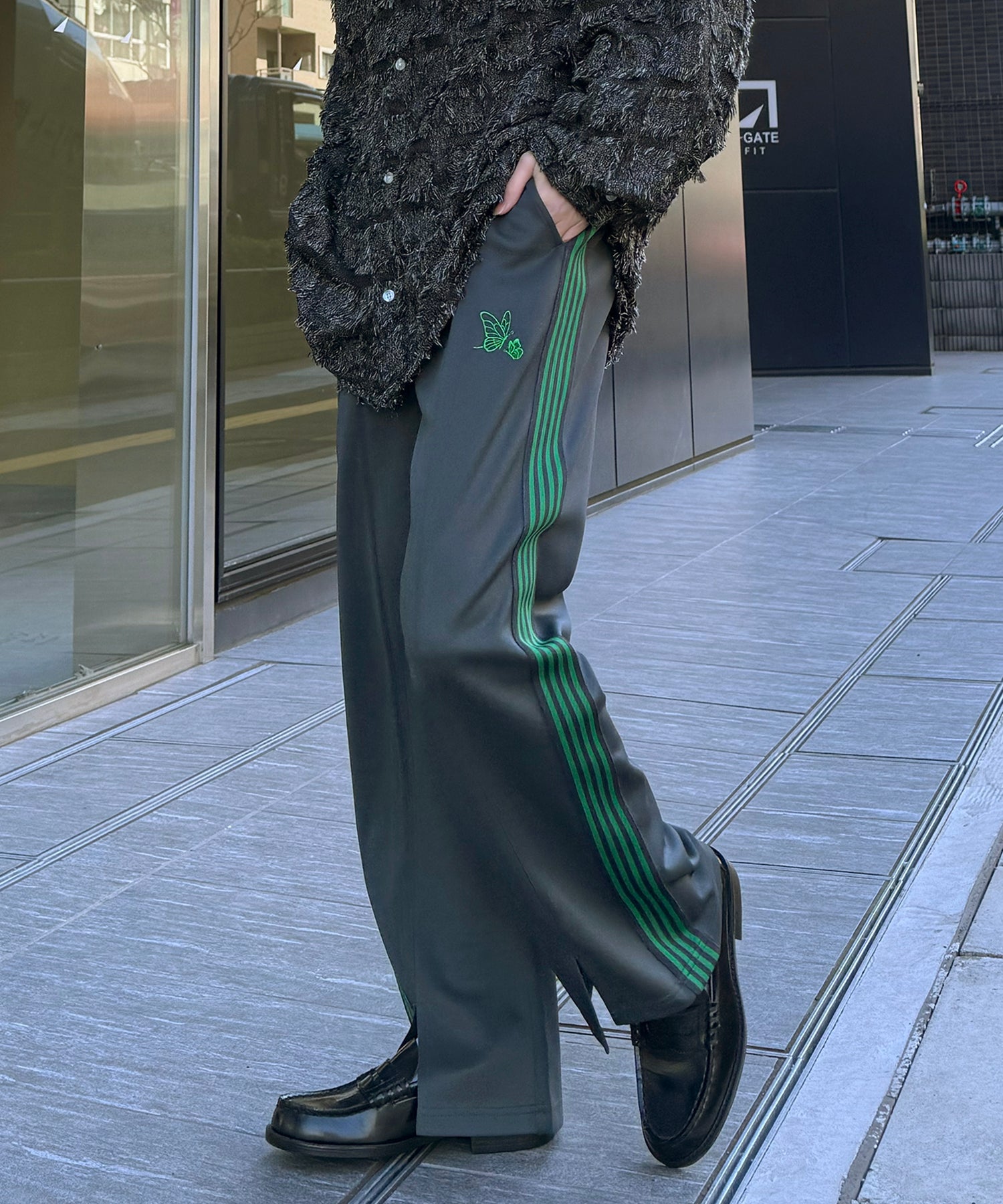 【セットアップ対応】"WEB限定" サイドライン ワンポイント刺繍 センタースリット ジャージパンツ