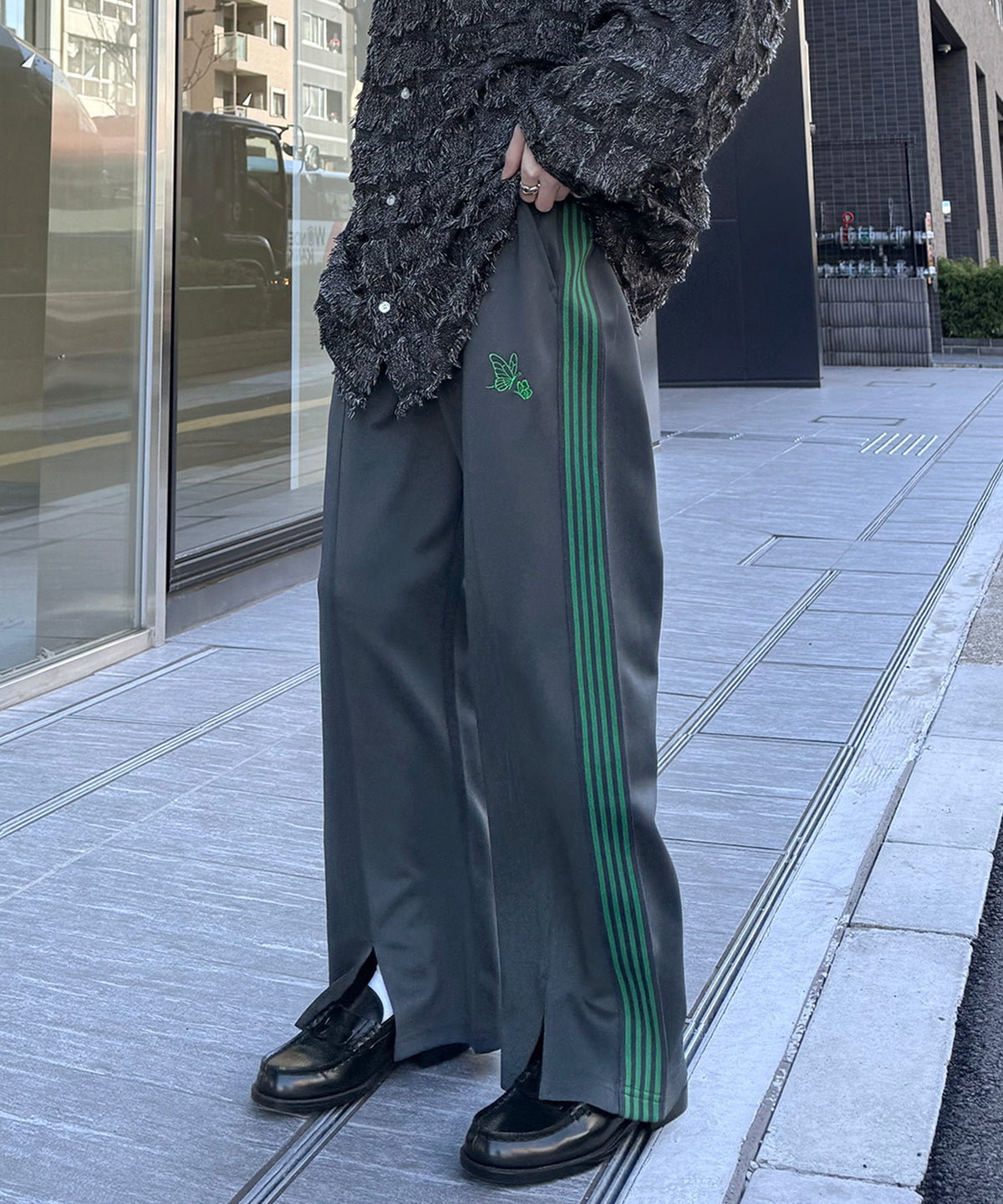 【セットアップ対応】"WEB限定" サイドライン ワンポイント刺繍 センタースリット ジャージパンツ