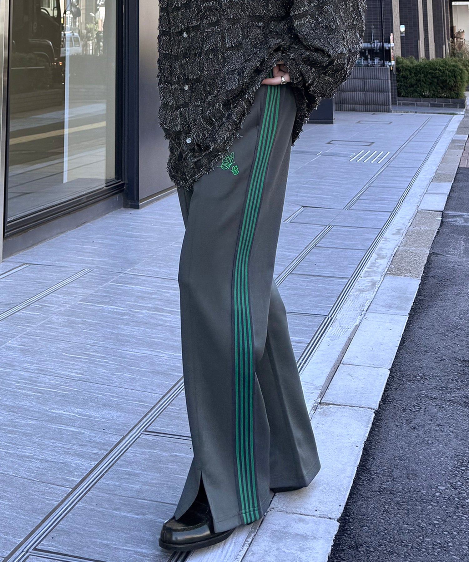 【セットアップ対応】"WEB限定" サイドライン ワンポイント刺繍 センタースリット ジャージパンツ