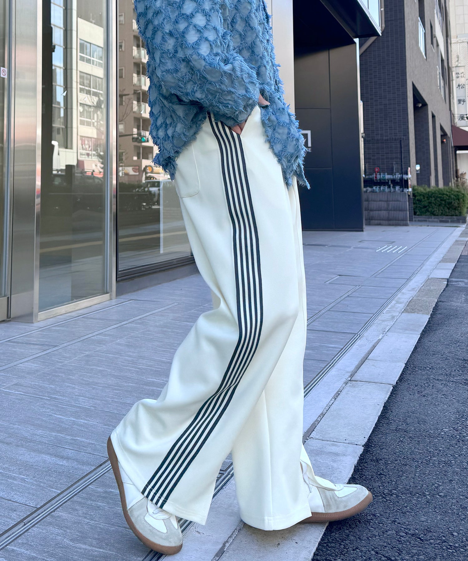 【セットアップ対応】"WEB限定" サイドライン ワンポイント刺繍 センタースリット ジャージパンツ