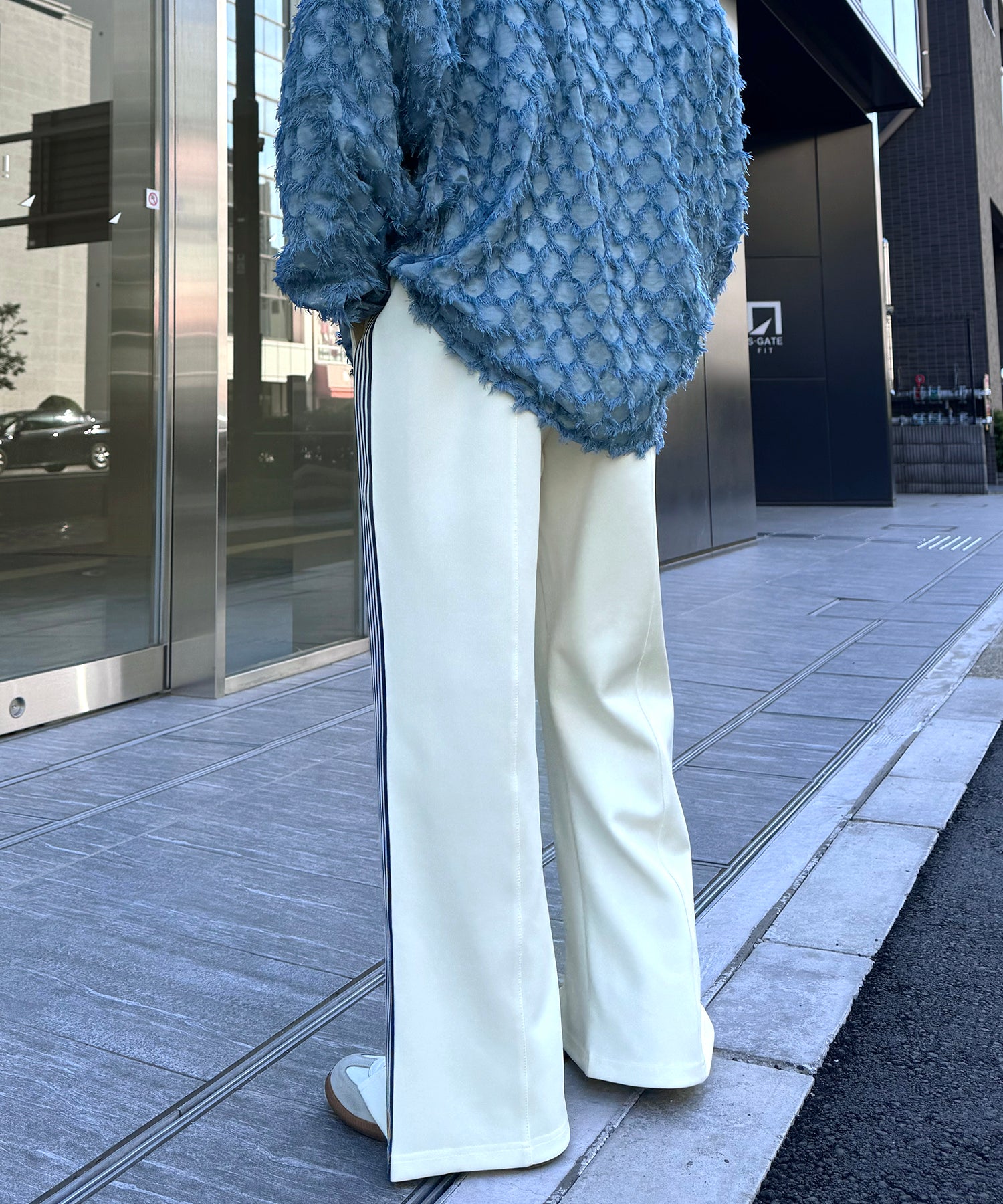 【セットアップ対応】"WEB限定" サイドライン ワンポイント刺繍 センタースリット ジャージパンツ