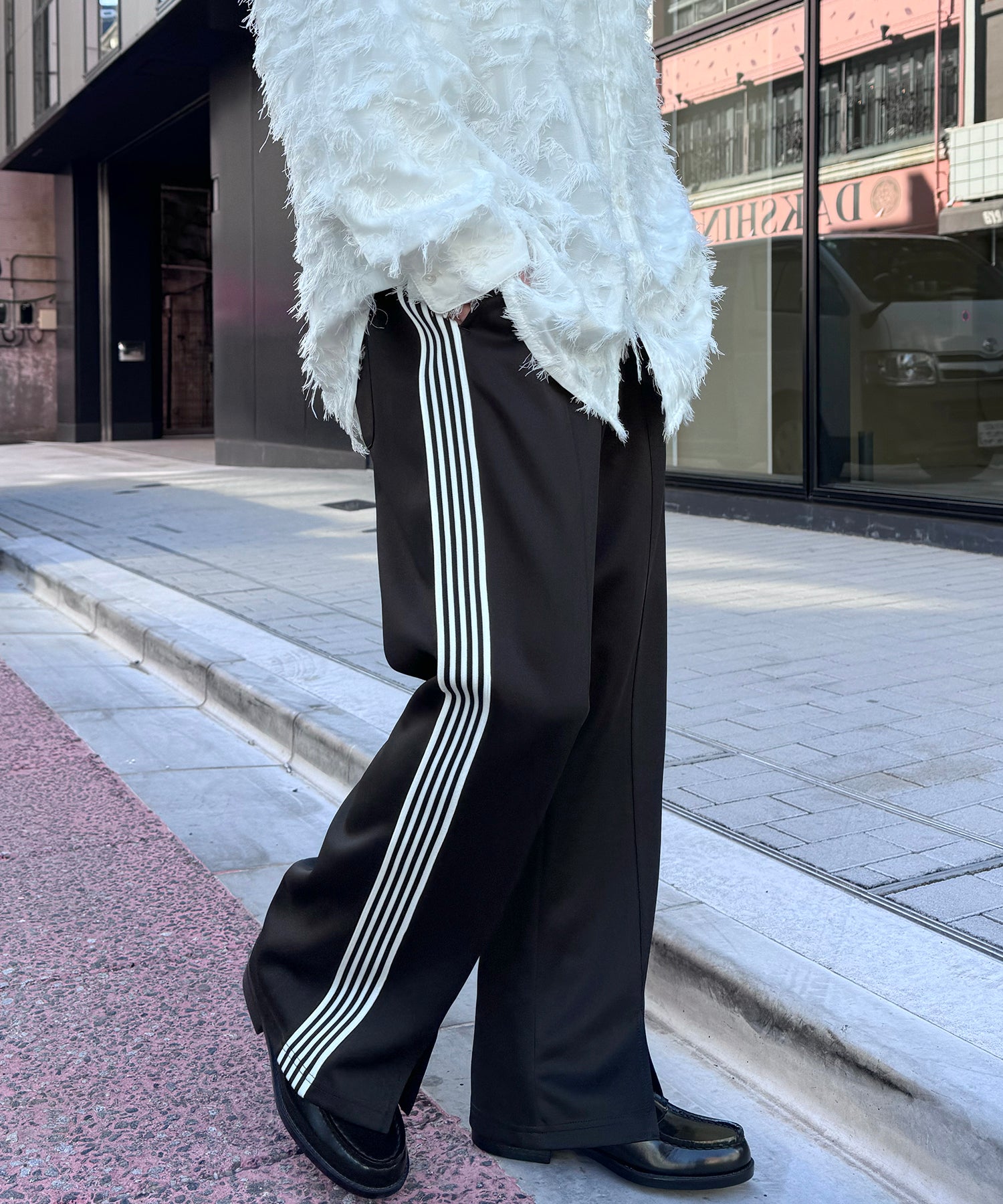 【セットアップ対応】"WEB限定" サイドライン ワンポイント刺繍 センタースリット ジャージパンツ