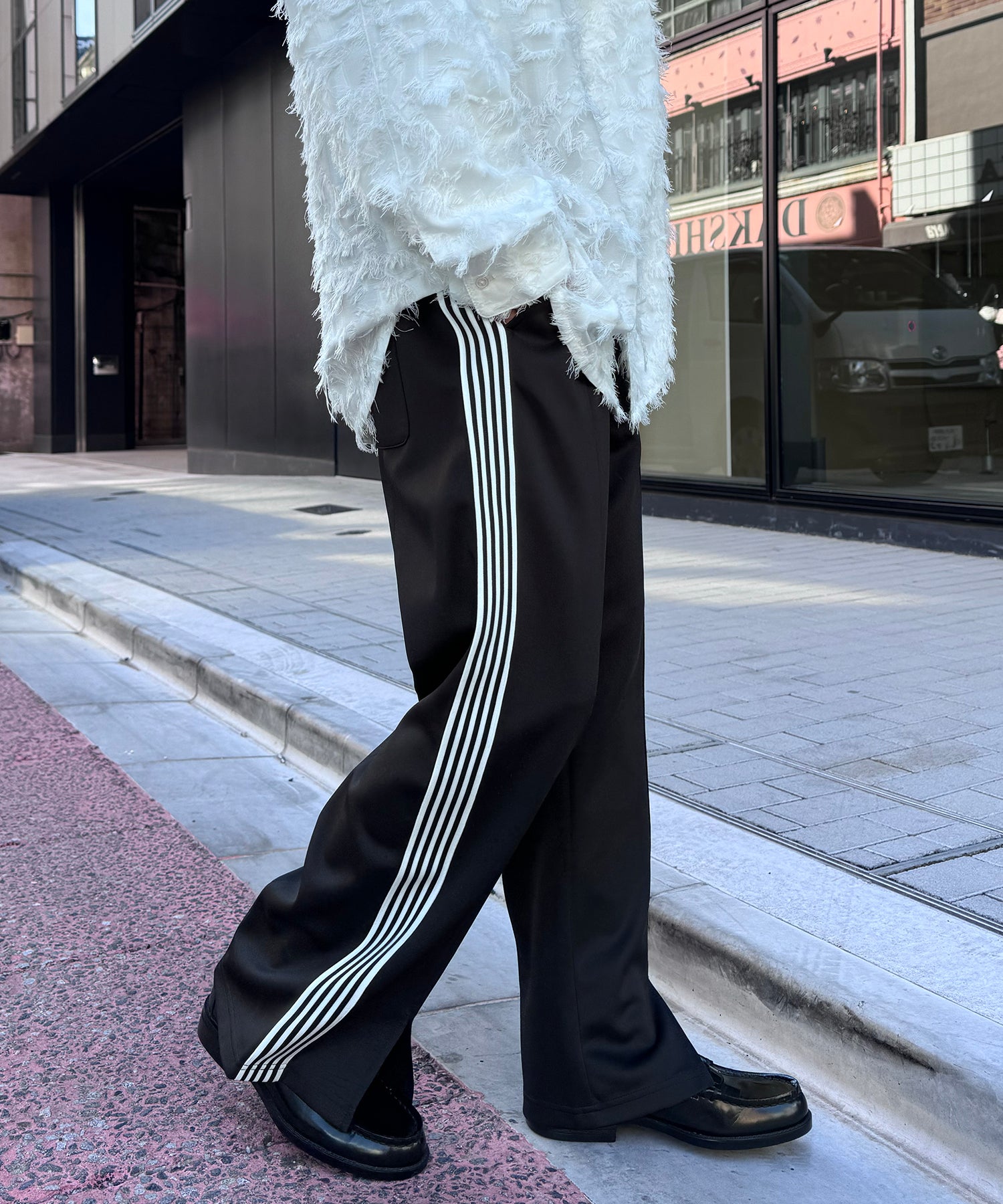 【セットアップ対応】"WEB限定" サイドライン ワンポイント刺繍 センタースリット ジャージパンツ