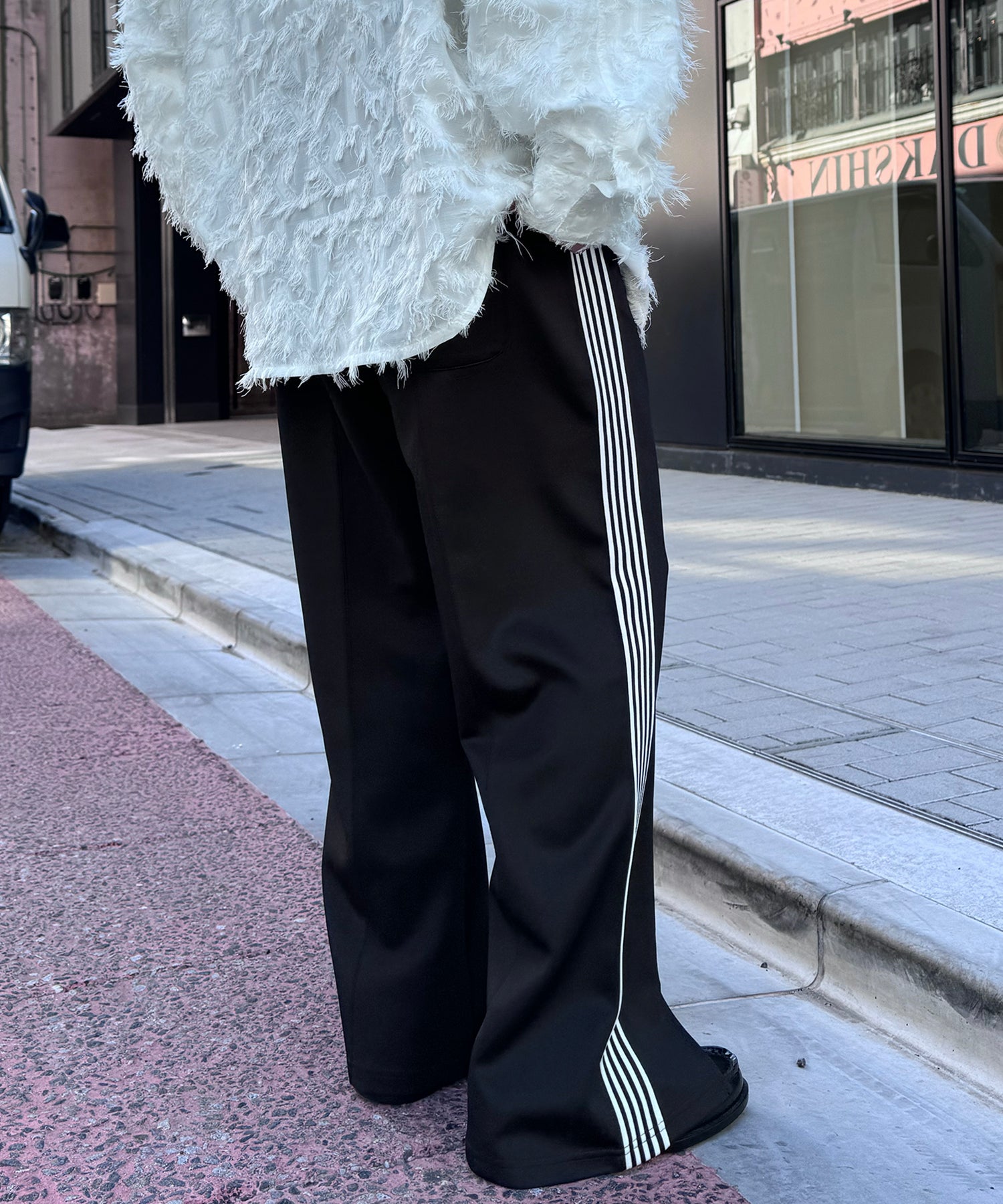 【セットアップ対応】"WEB限定" サイドライン ワンポイント刺繍 センタースリット ジャージパンツ