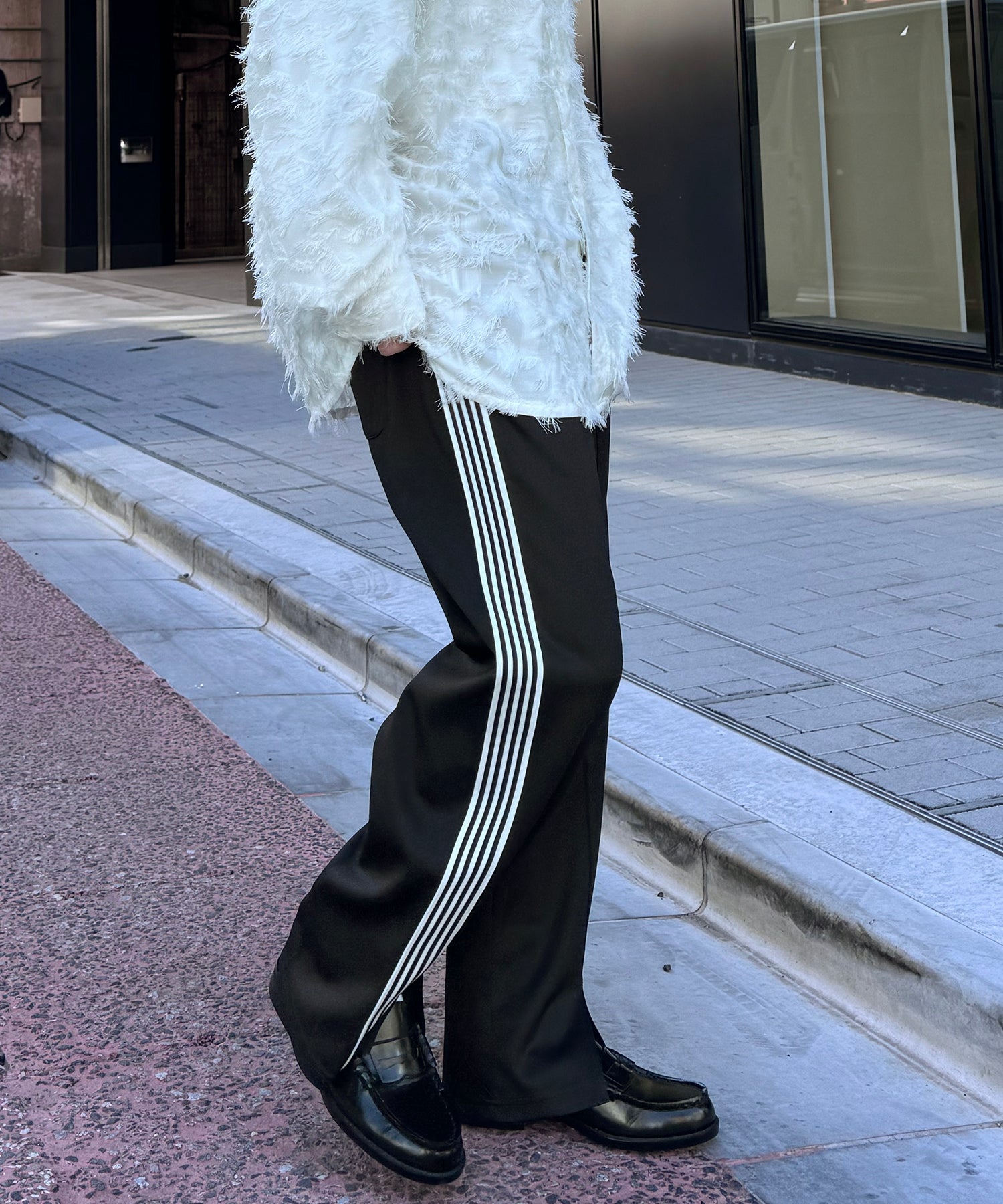 【セットアップ対応】"WEB限定" サイドライン ワンポイント刺繍 センタースリット ジャージパンツ