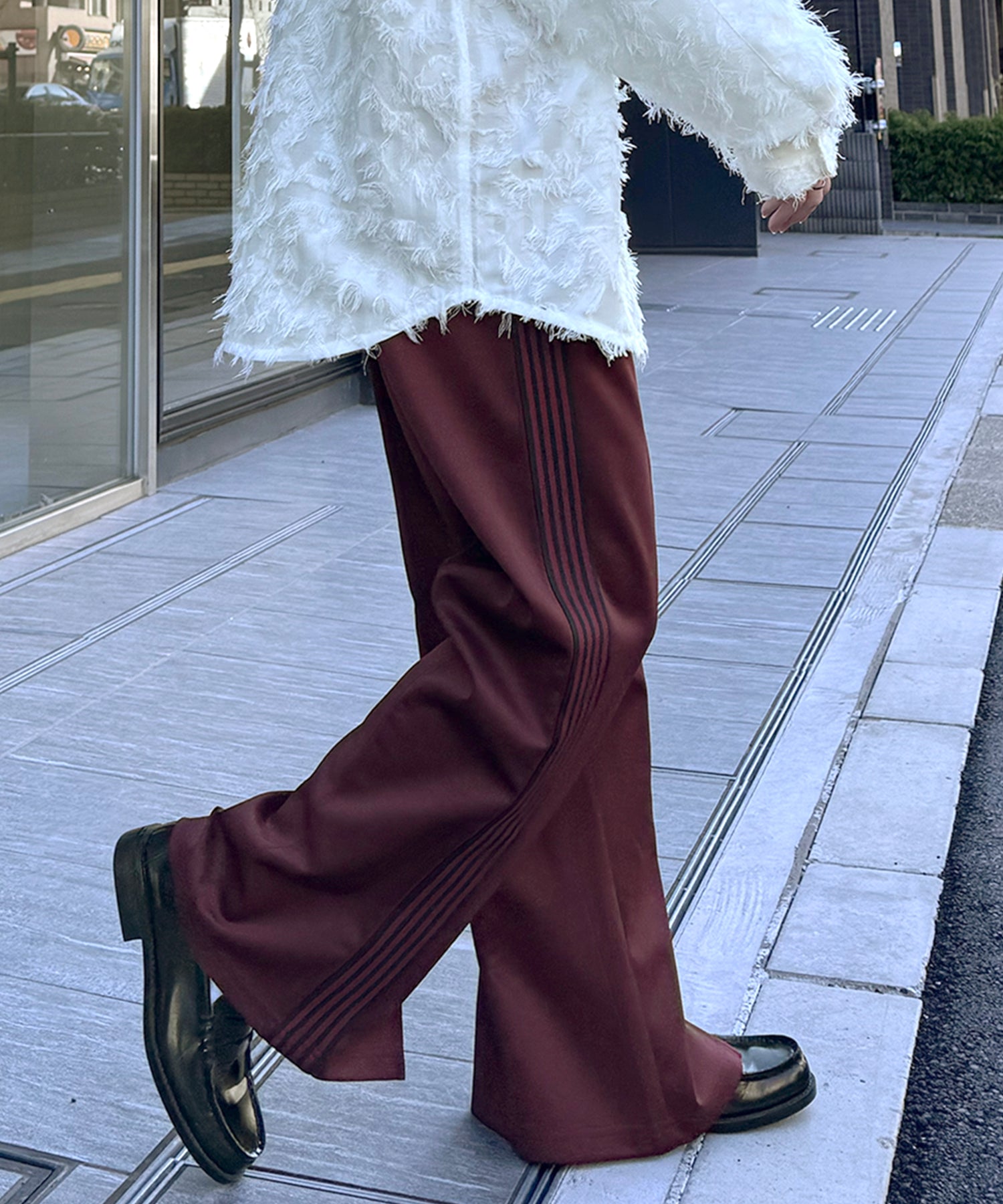 【セットアップ対応】"WEB限定" サイドライン ワンポイント刺繍 センタースリット ジャージパンツ