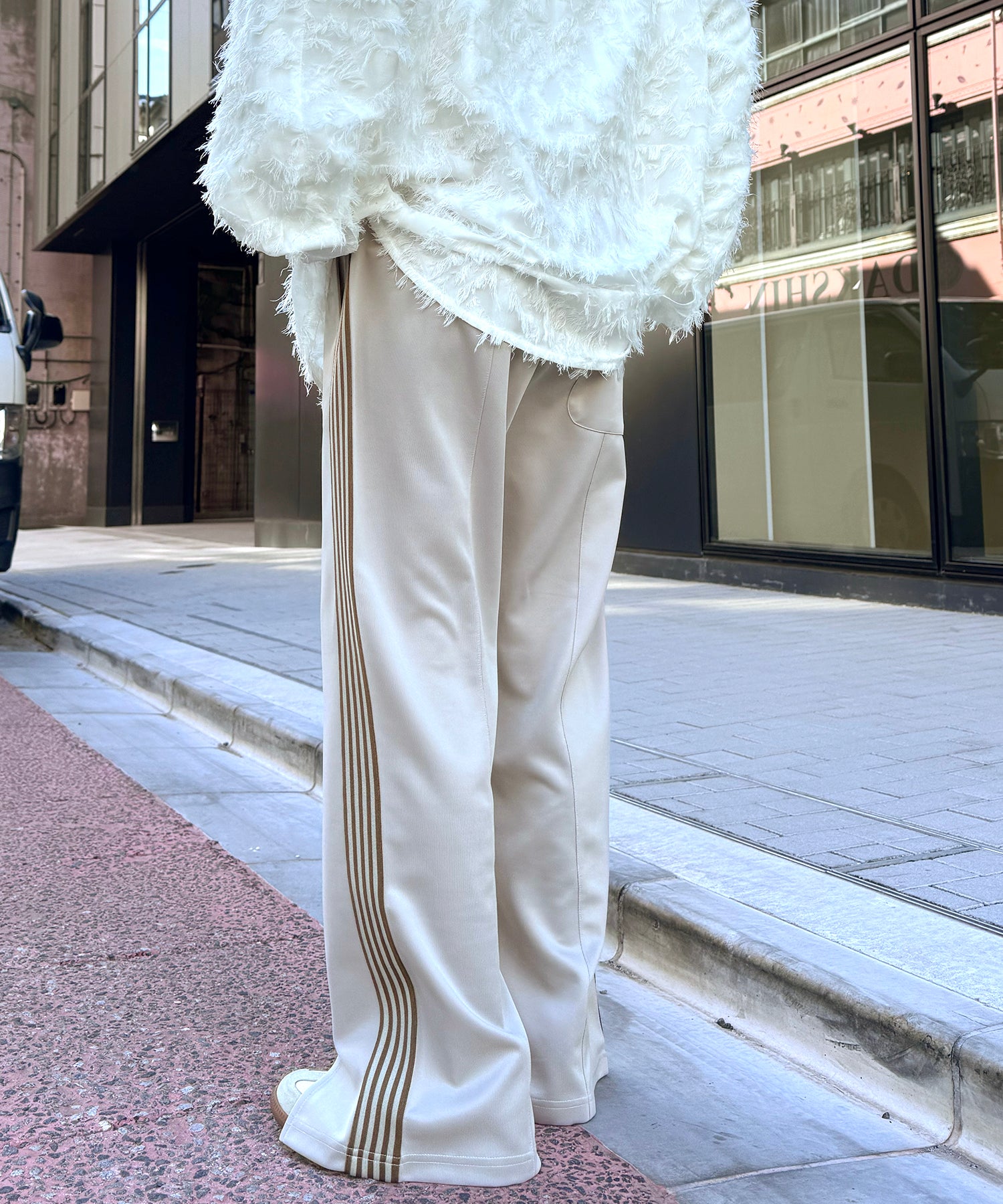 【セットアップ対応】"WEB限定" サイドライン ワンポイント刺繍 センタースリット ジャージパンツ