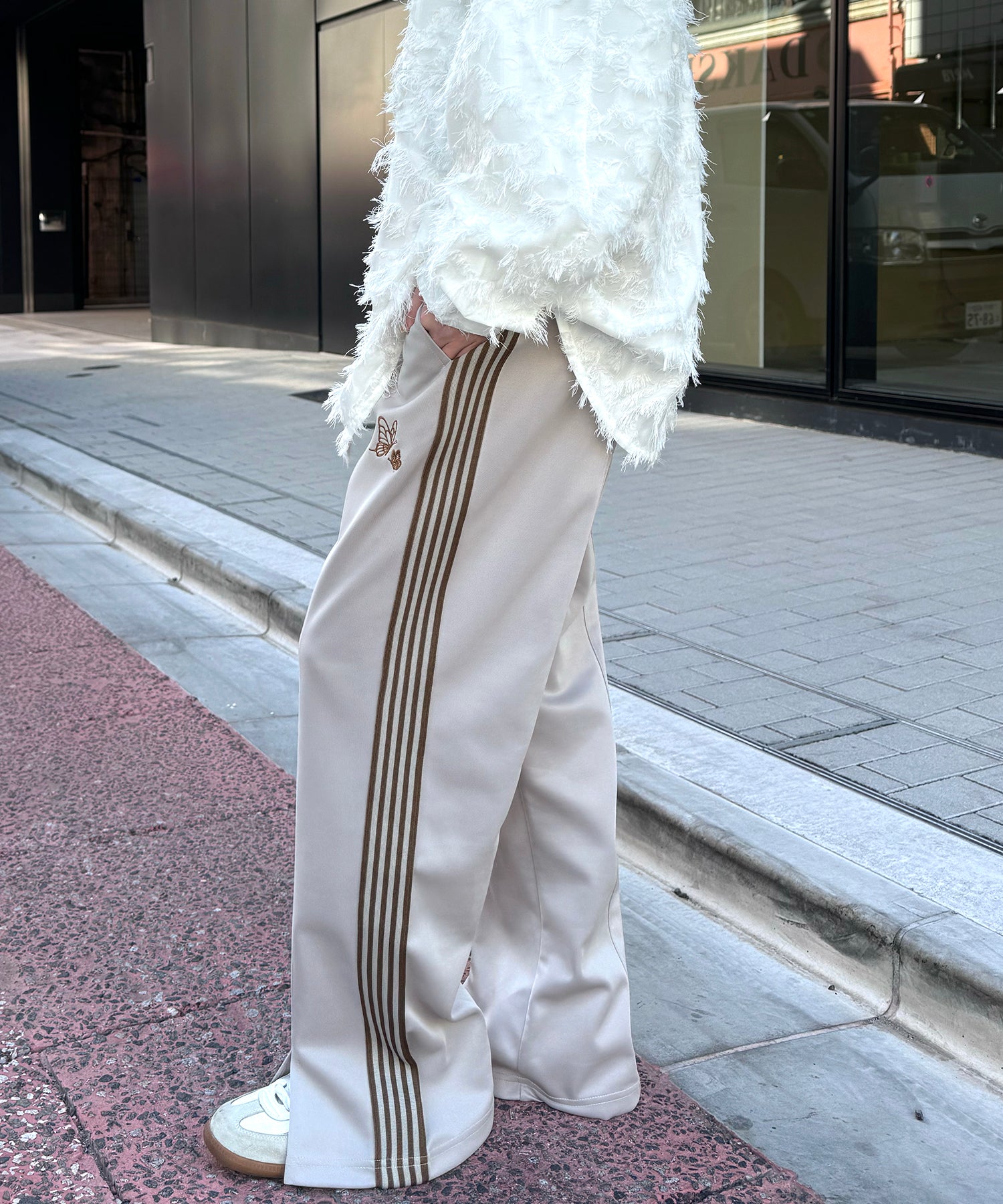 【セットアップ対応】"WEB限定" サイドライン ワンポイント刺繍 センタースリット ジャージパンツ