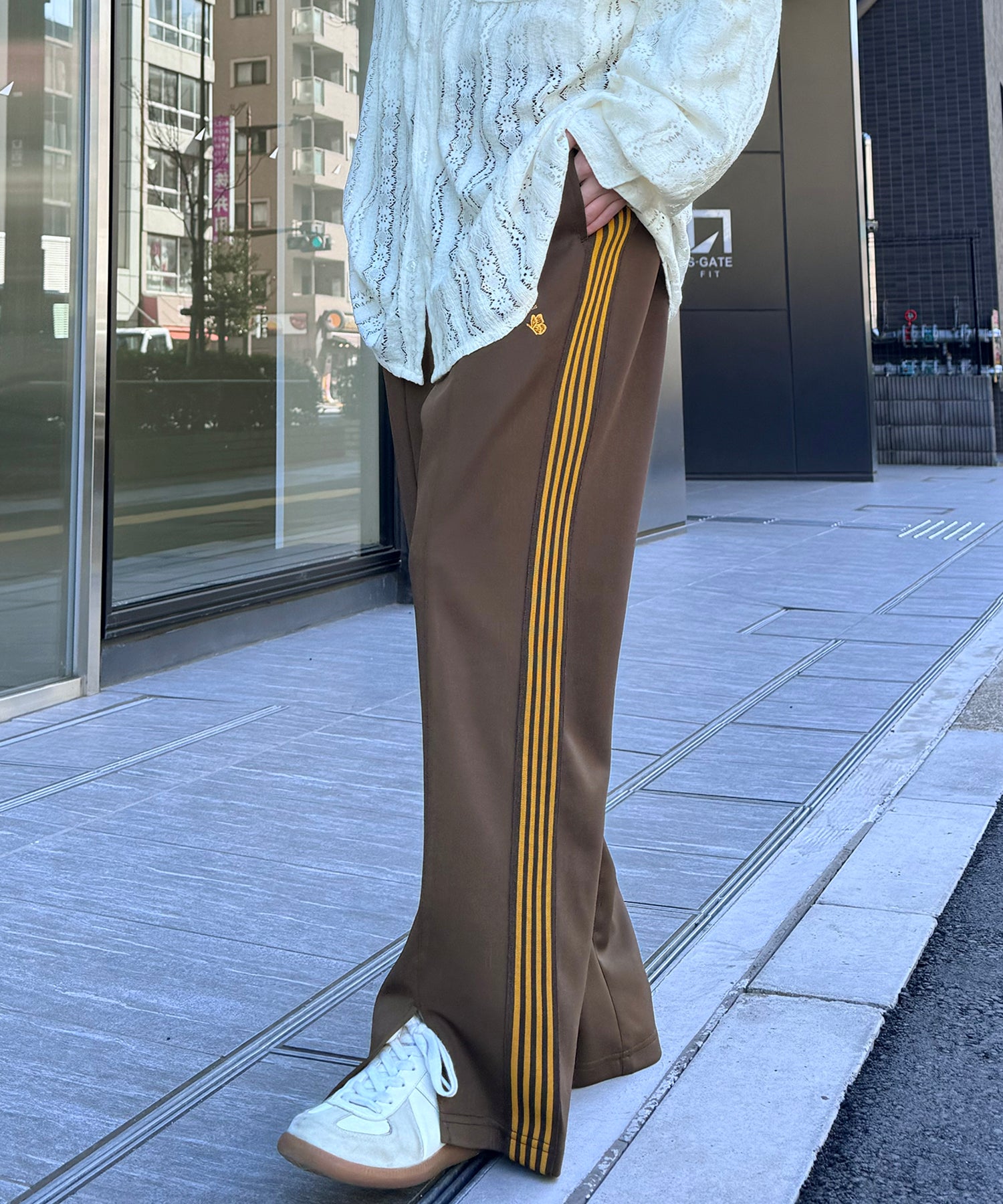 【セットアップ対応】"WEB限定" サイドライン ワンポイント刺繍 センタースリット ジャージパンツ