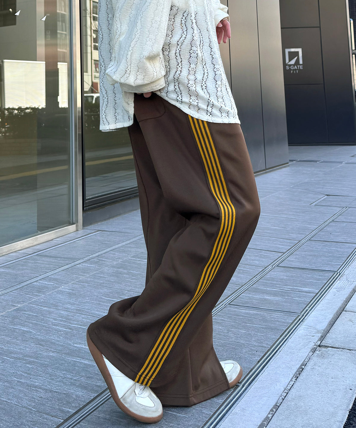 【セットアップ対応】"WEB限定" サイドライン ワンポイント刺繍 センタースリット ジャージパンツ