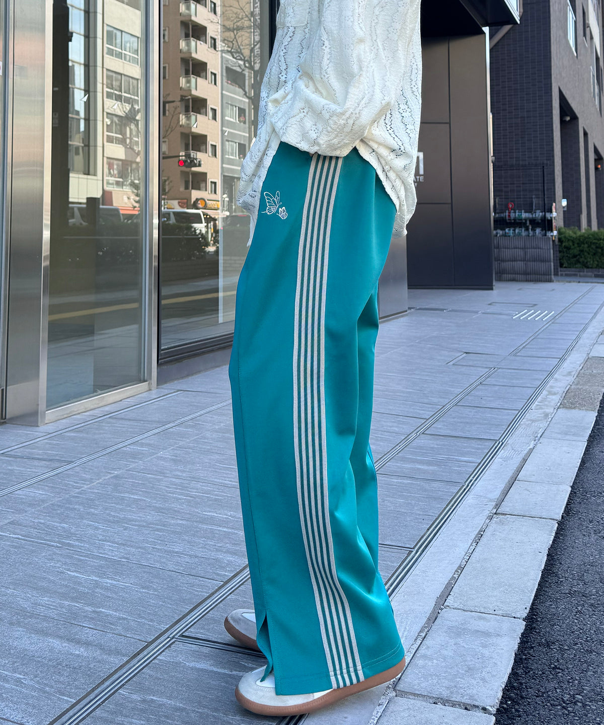 【セットアップ対応】"WEB限定" サイドライン ワンポイント刺繍 センタースリット ジャージパンツ