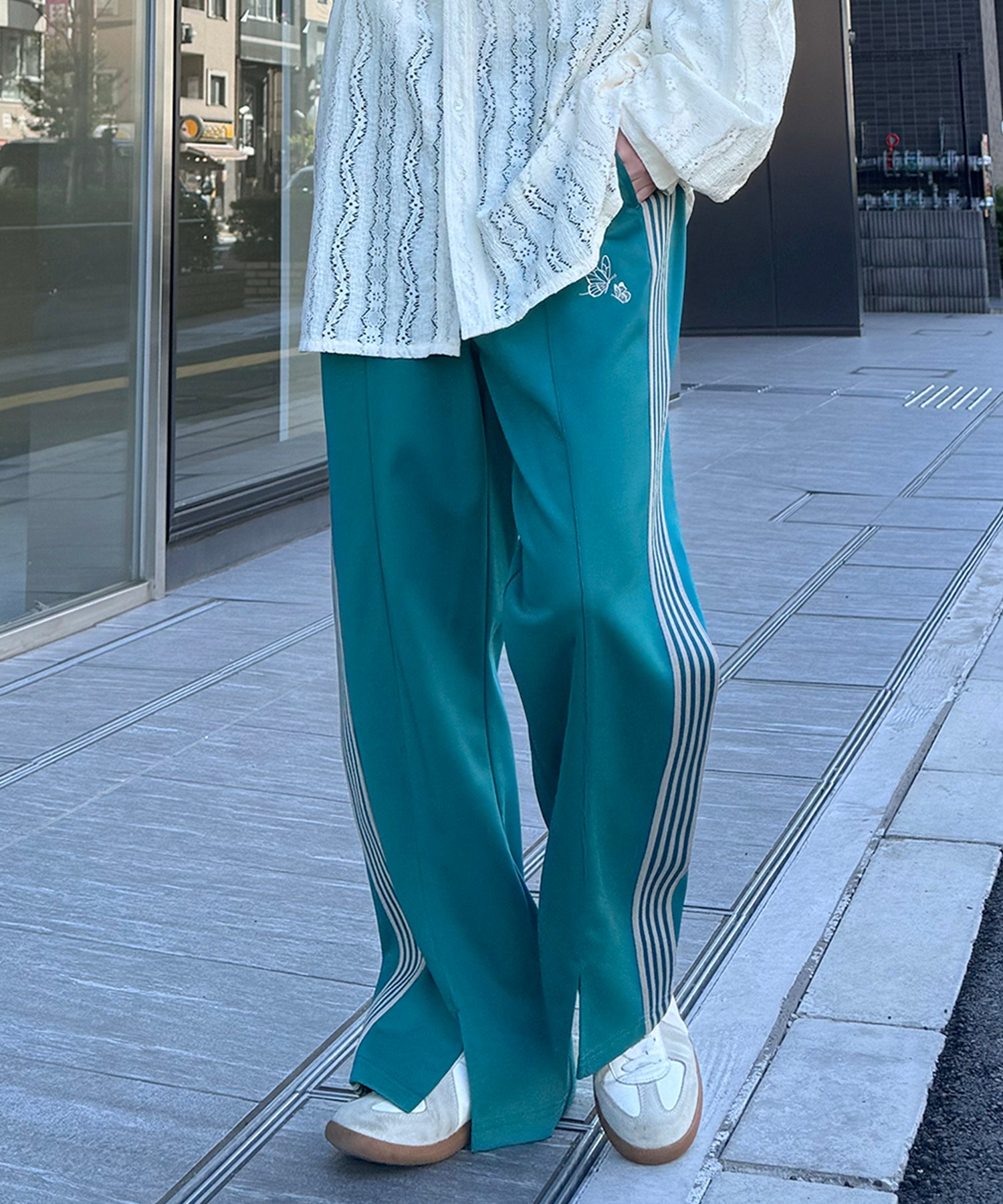 【セットアップ対応】"WEB限定" サイドライン ワンポイント刺繍 センタースリット ジャージパンツ