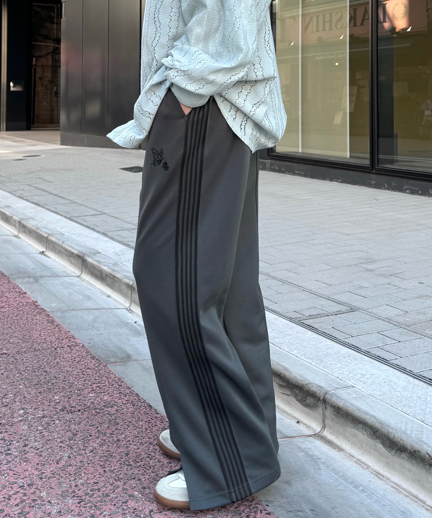 【セットアップ対応】"WEB限定" サイドライン ワンポイント刺繍 センタースリット ジャージパンツ