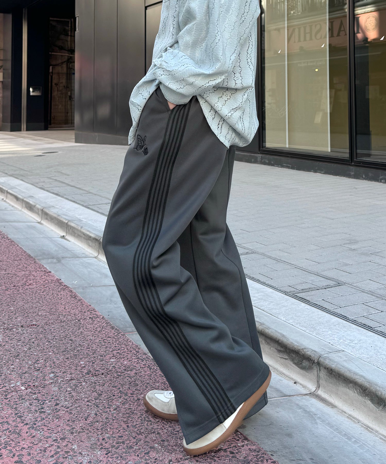 【セットアップ対応】"WEB限定" サイドライン ワンポイント刺繍 センタースリット ジャージパンツ