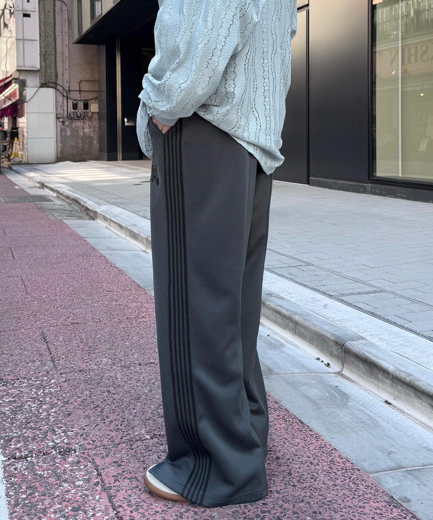 【セットアップ対応】"WEB限定" サイドライン ワンポイント刺繍 センタースリット ジャージパンツ