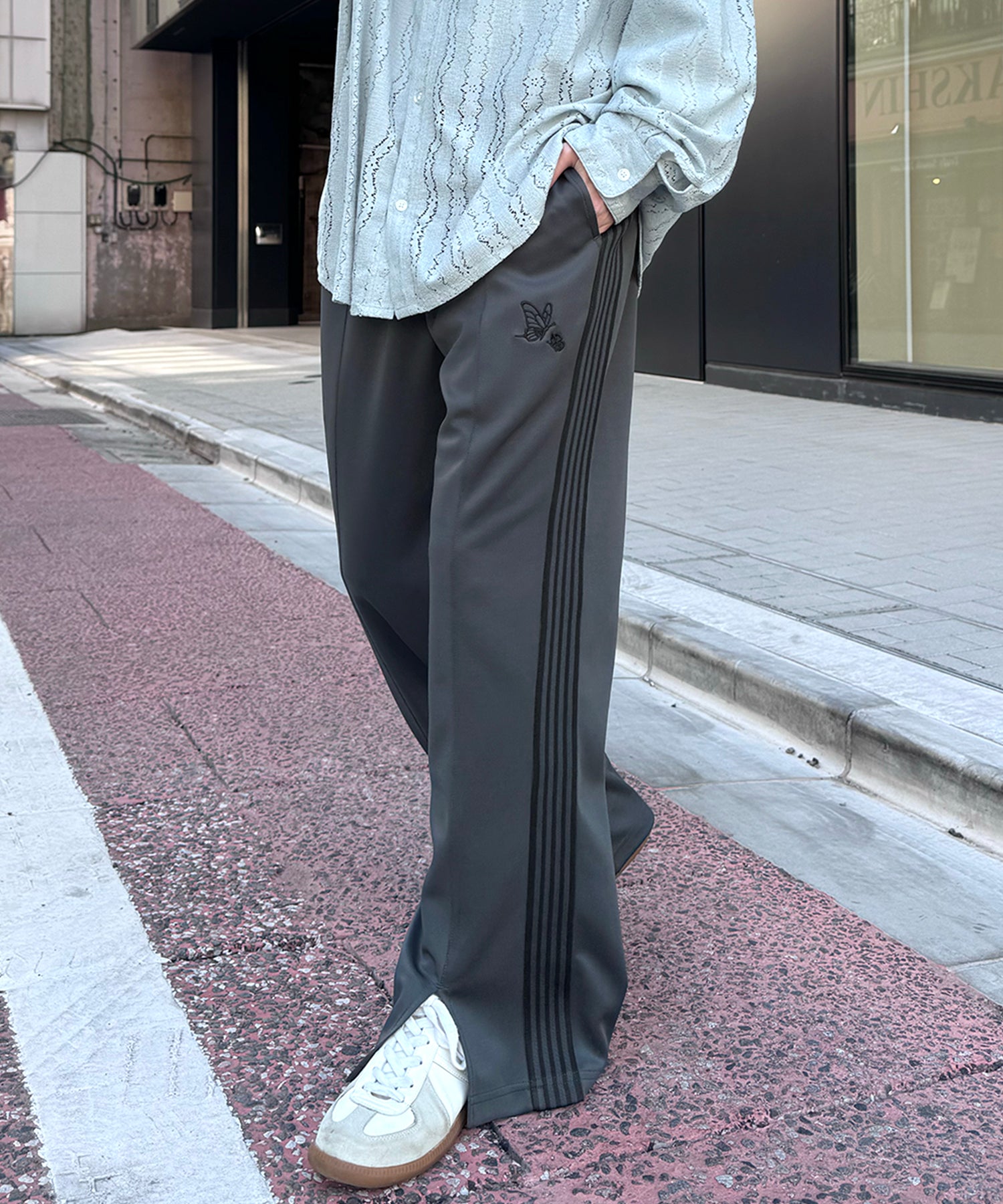 【セットアップ対応】"WEB限定" サイドライン ワンポイント刺繍 センタースリット ジャージパンツ