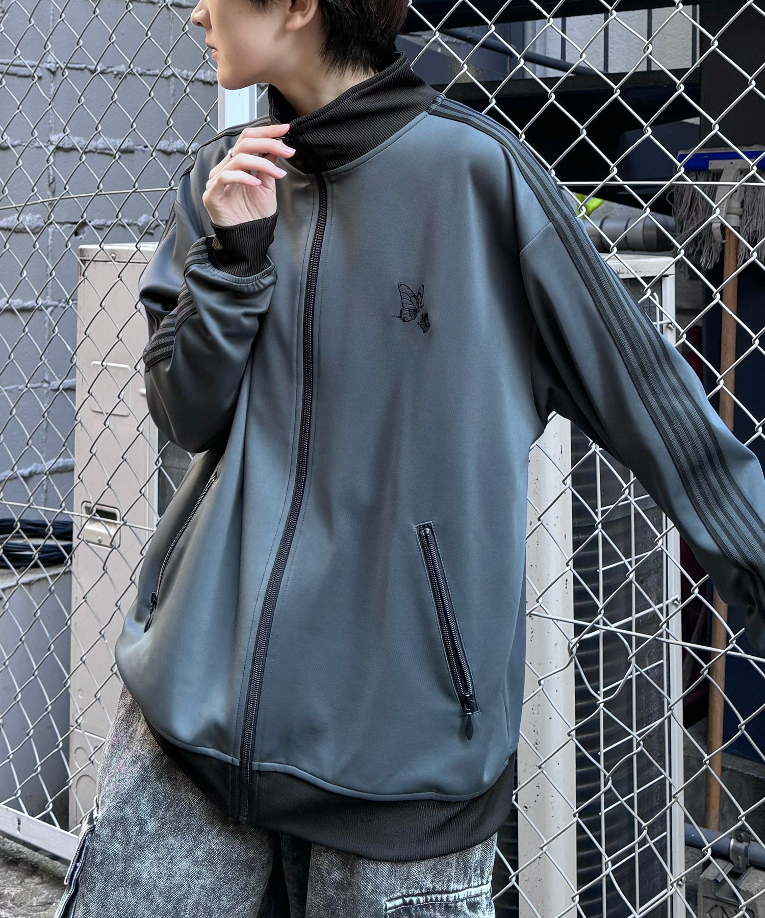 adidas 00sトラックジャケット ジャージ テック 短丈 Y2K グレー