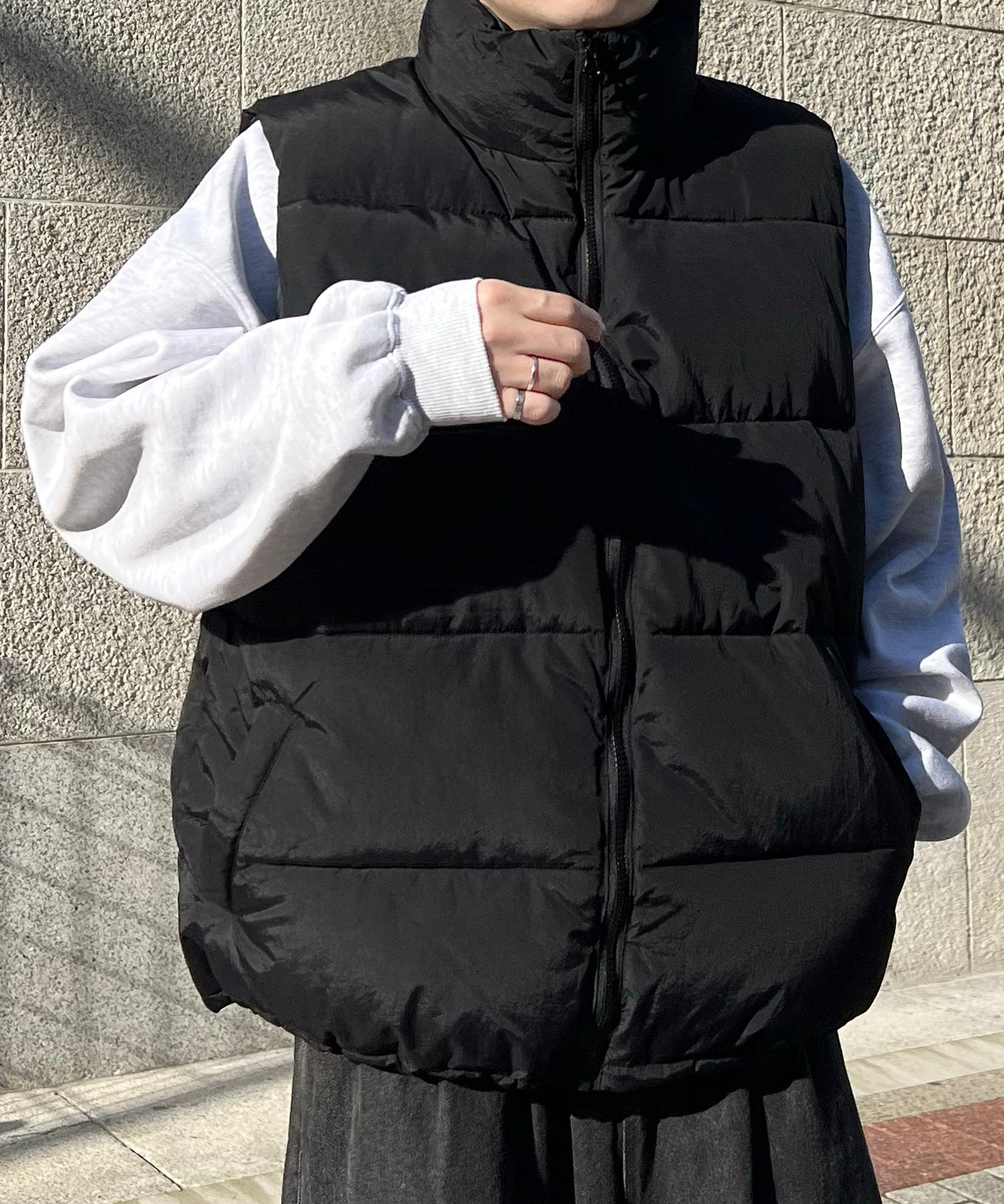 23AW ビッグシルエット スタンドネック 裾ひもドロスト エコダウン フルジップナイロンベスト