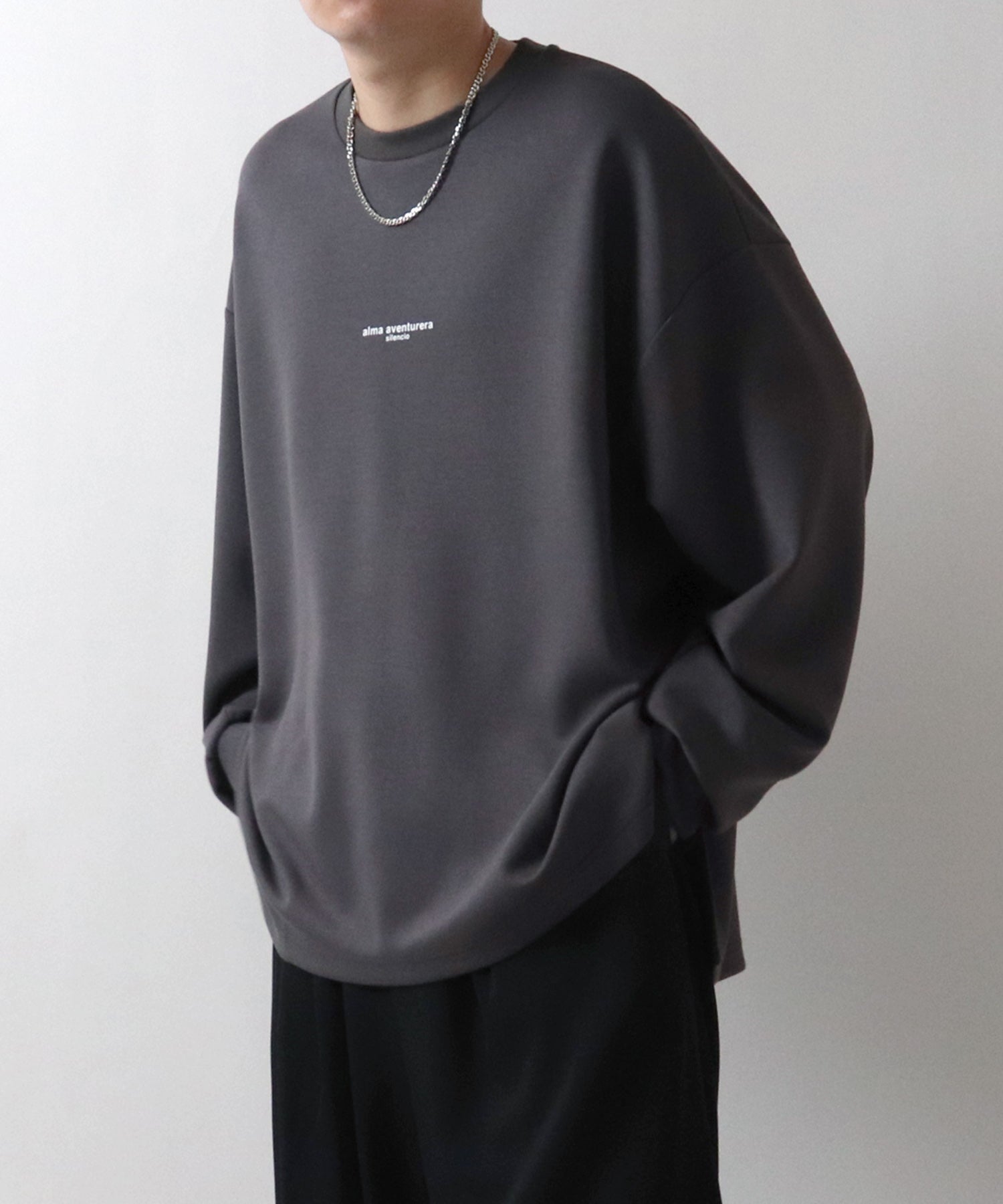 ドレープトロミ オーバーサイズ ワンポイント ビッグシルエット ダンボールニット プルオーバースウェット