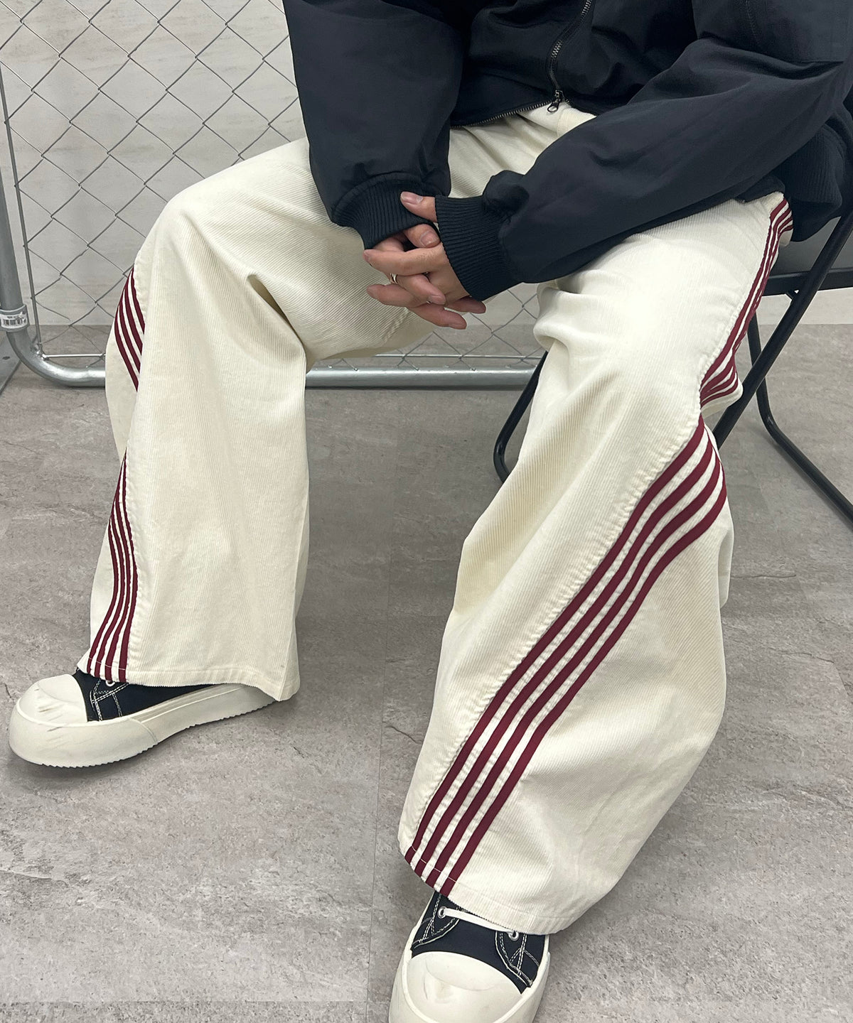 コーデュロイ ラインカーブ パンツ