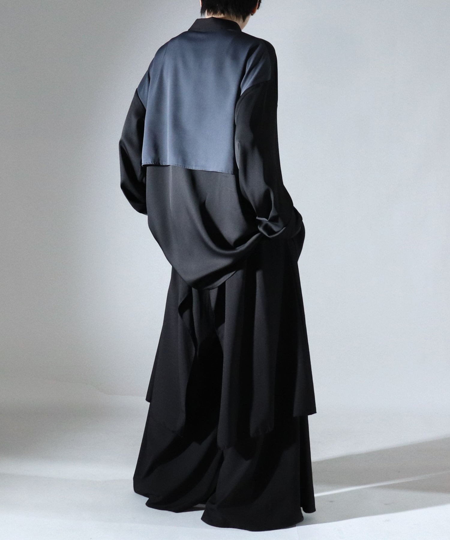 アシンメトリーキリカエ ドレープとろみ ビッグシルエット長袖シャツ