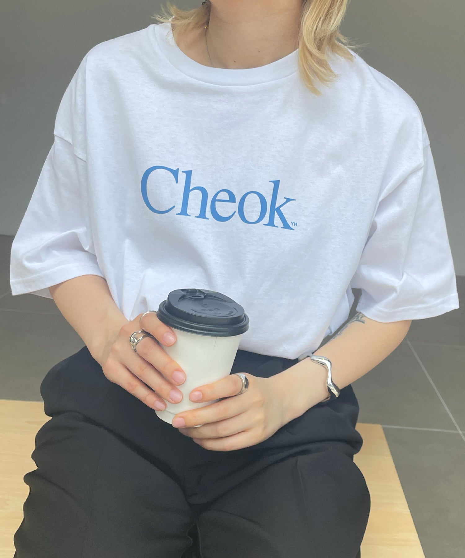 Cheokロゴ ビッグシルエット半袖プリントTシャツ