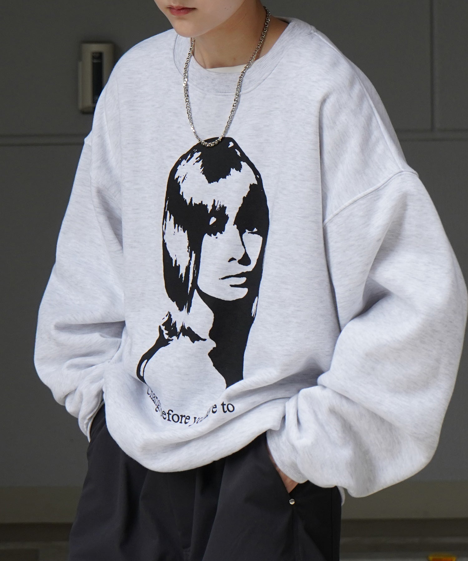 Shadowガールプリント ビッグシルエット 裏起毛プルオーバースウェット