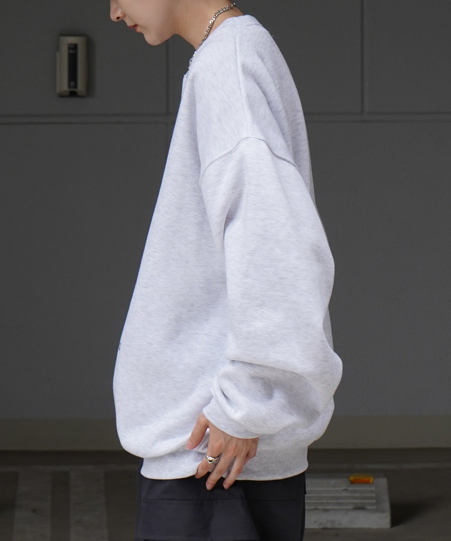 Shadowガールプリント ビッグシルエット 裏起毛プルオーバースウェット