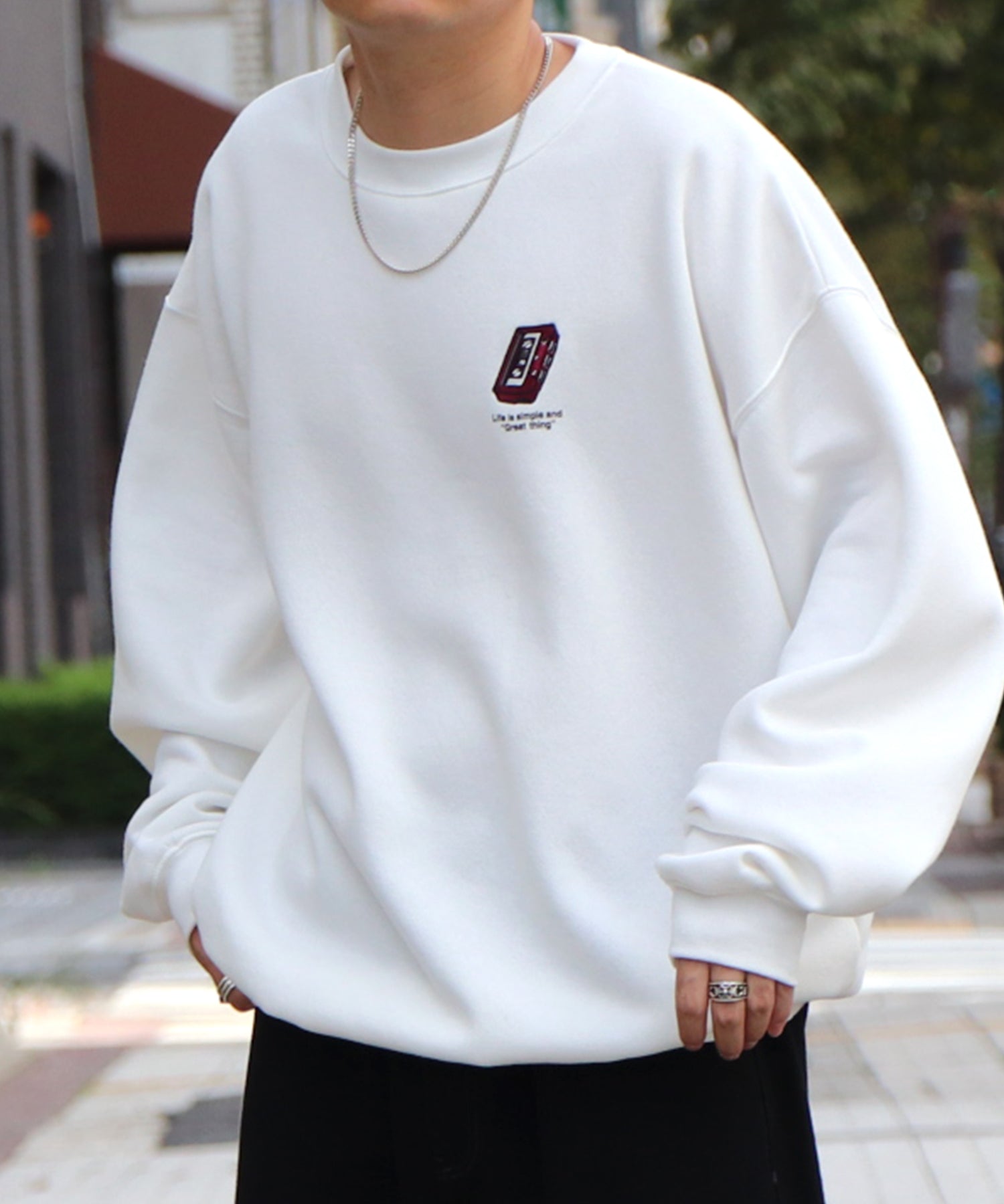 ヘッドホンガール イラストバックプリント / ワンポイント刺繍 ビッグシルエット プルオーバースウェット