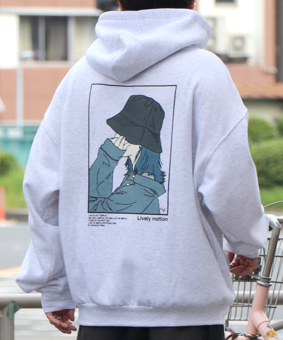バケットガール イラストバックプリント / ワンポイント刺繍 ビッグシルエット プルオーバーパーカー