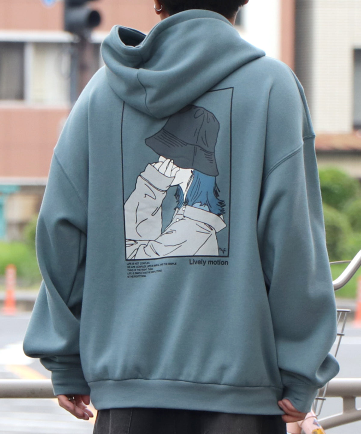 バケットガール イラストバックプリント / ワンポイント刺繍 ビッグシルエット プルオーバーパーカー